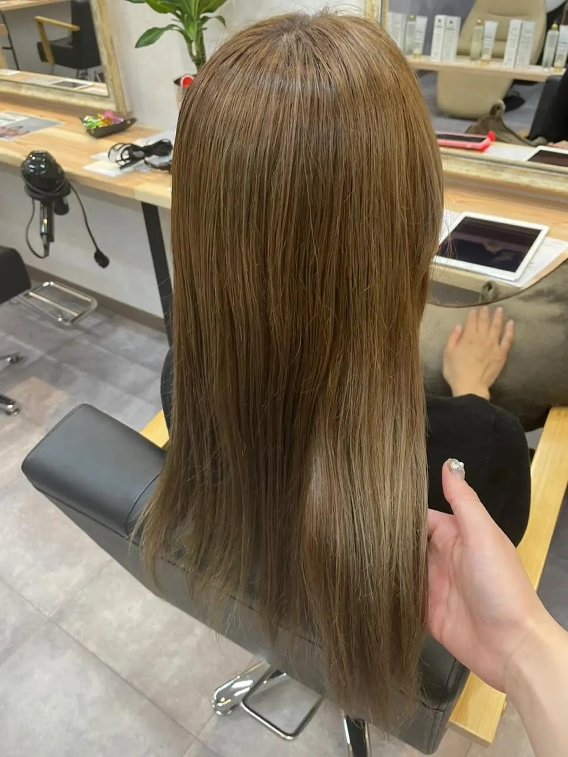 ロング カラー ベージュカラー ショートカット募集中 クワバラのヘアスタイル