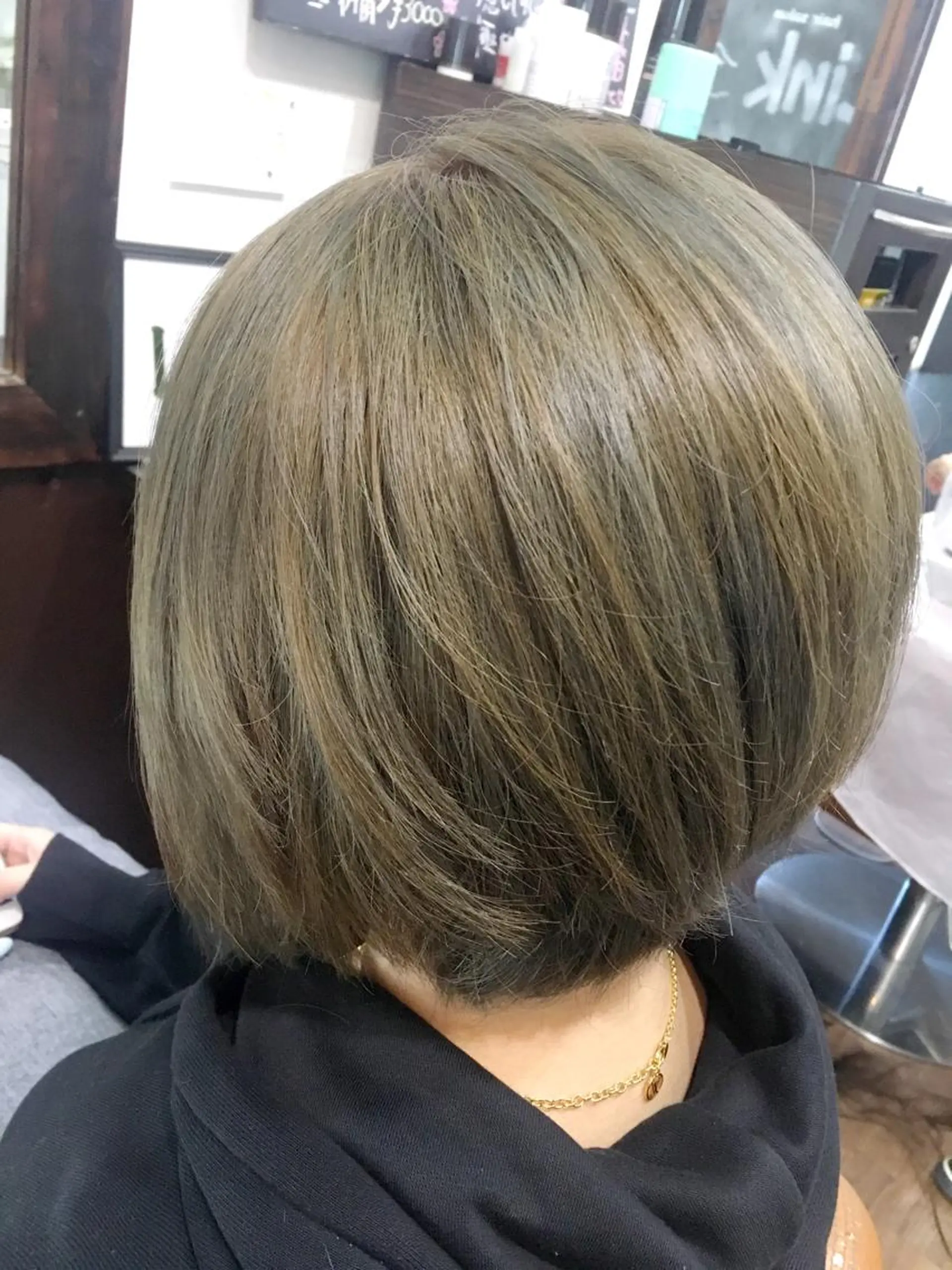 ショート カラー グレージュ カット トリートメント hairsalon Linkのヘアスタイル