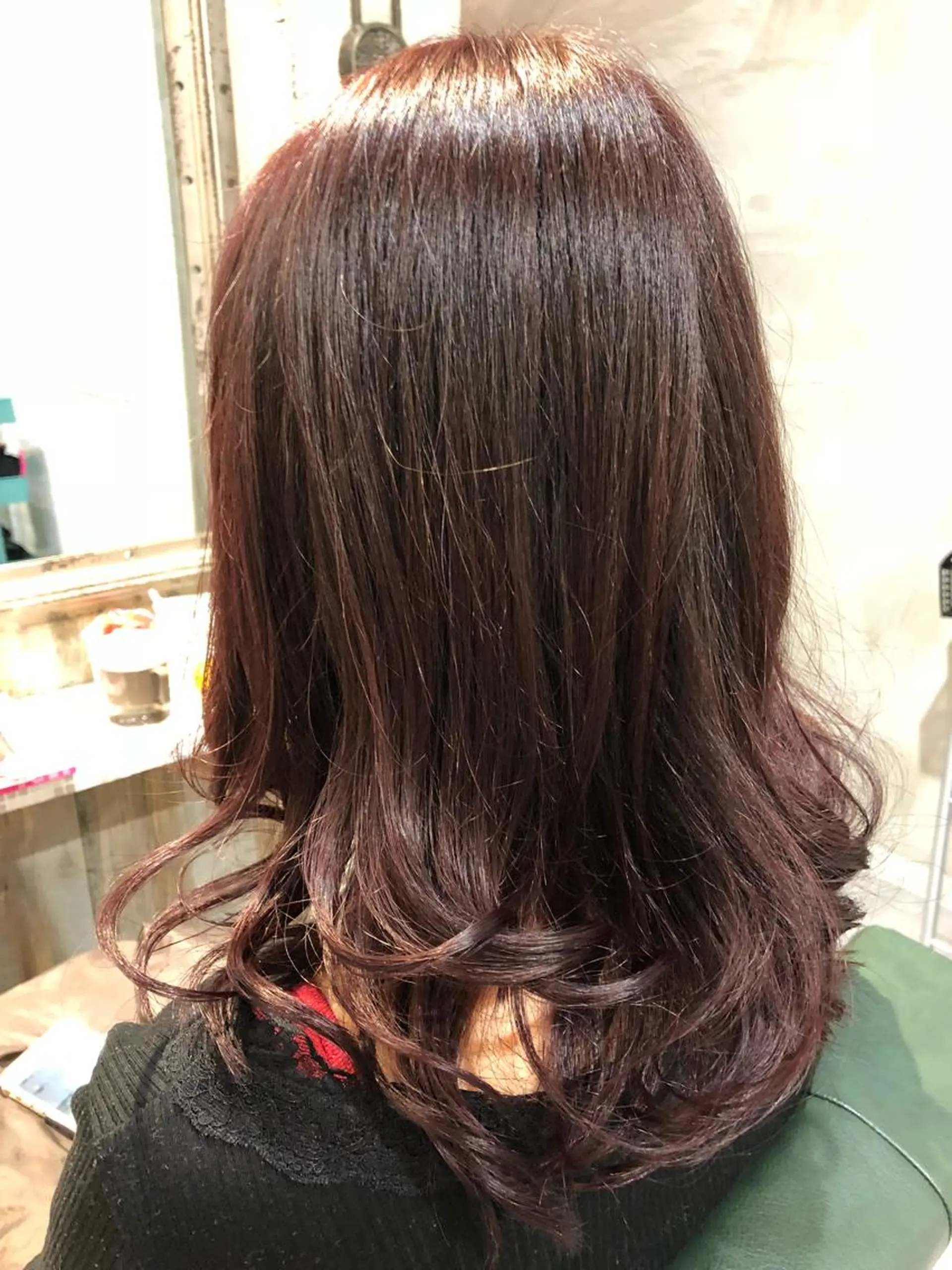 ミディアム カラー ピンクカラー 外ハネヘア 川野 賢のヘアスタイル