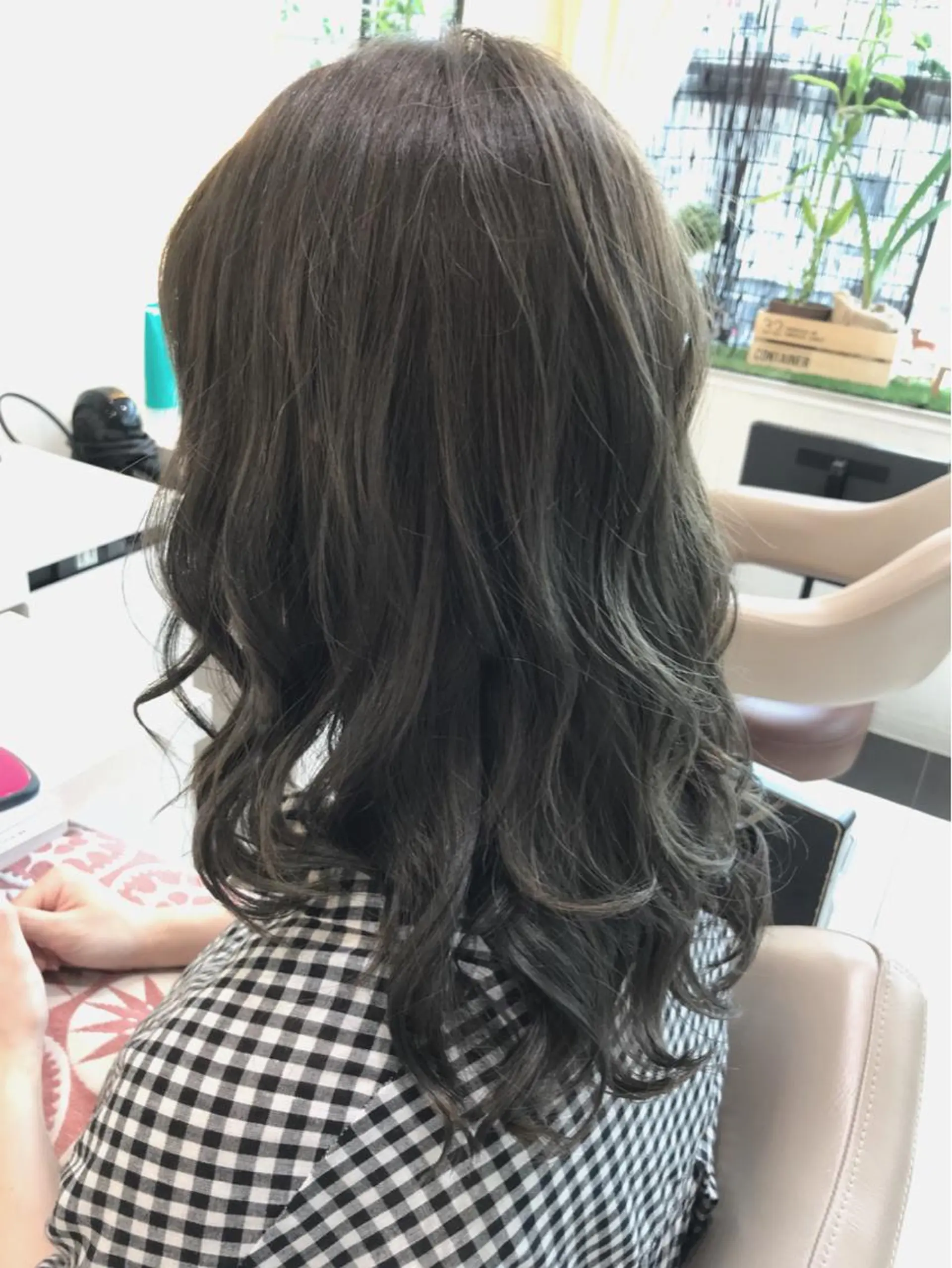 ミディアム カラー 透明感カラー グレージュ イルミナカラー カーキグレージュ 山崎俊輔/髪質改善 /バレイヤージュのヘアスタイル