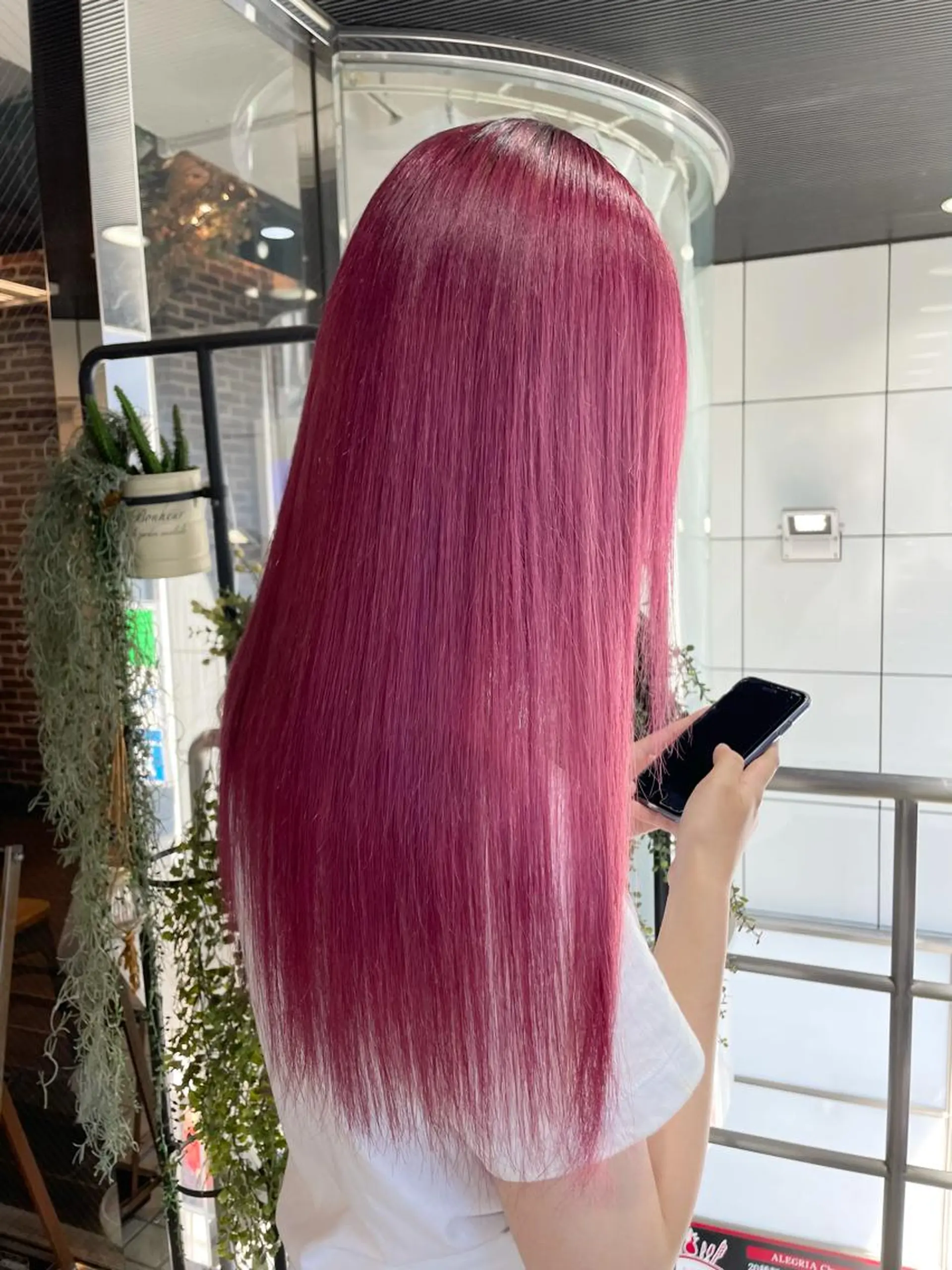 ロング カラー ピンクカラー aya/小顔レイヤー /柔らかカラーのヘアスタイル