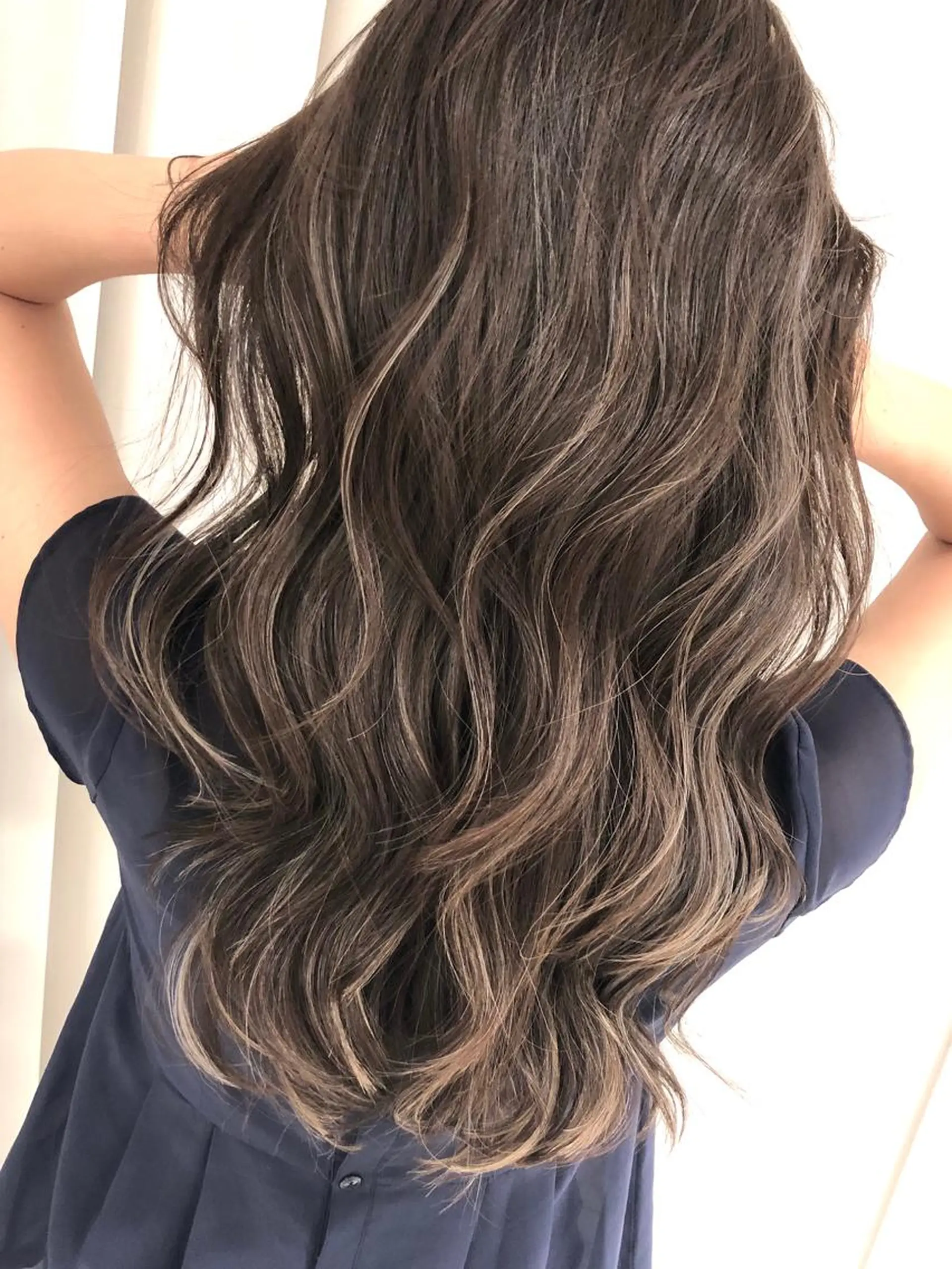 セミロング カラー アッシュ ベージュカラー ハイライトカラー ハイライト 若杉 諒のヘアスタイル