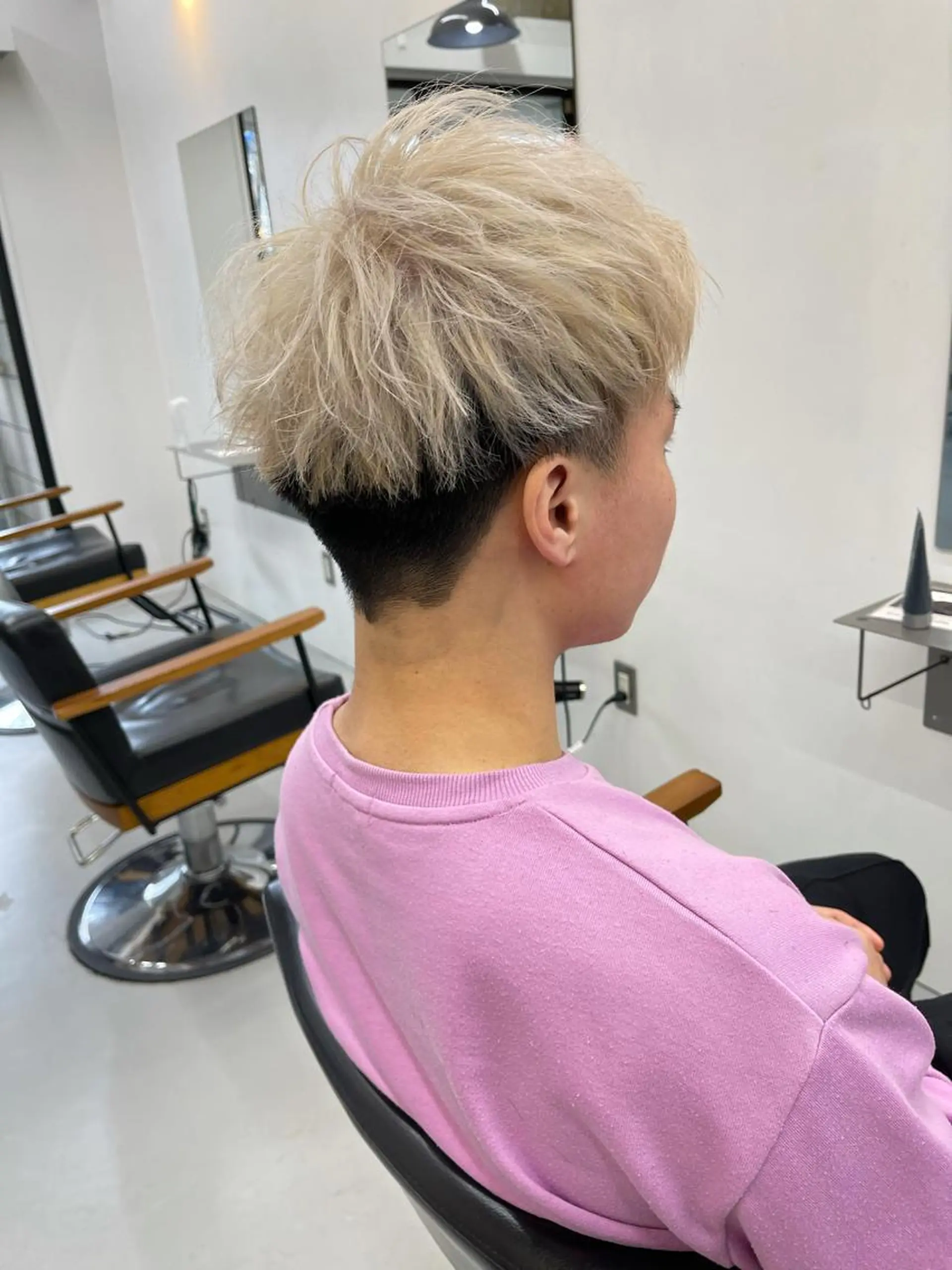 カラー メンズ メンズブリーチ ブリーチ カット ヘアカラー 森本裕/オーナー/ スパイラルパーマのヘアスタイル