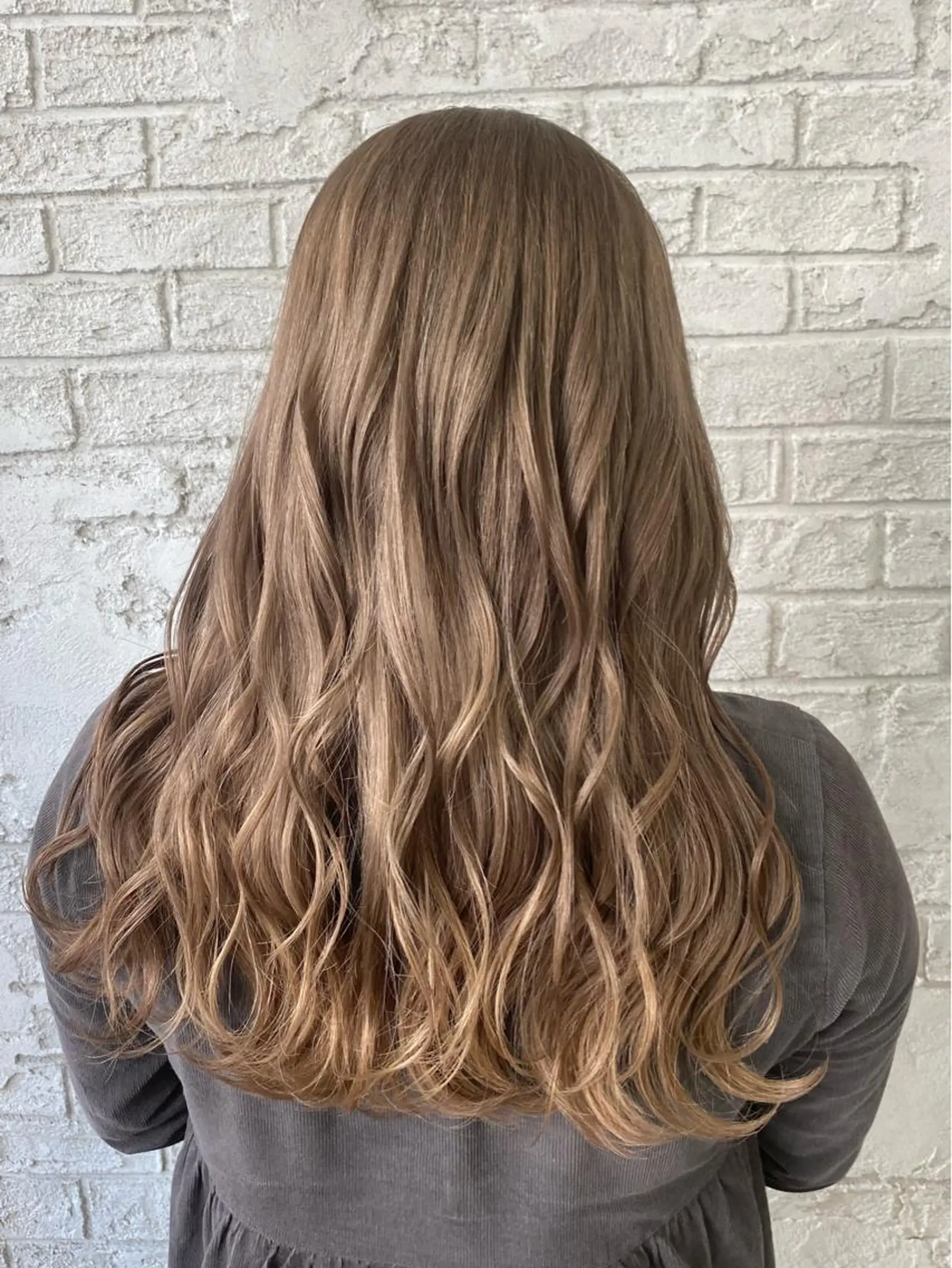 ロング カラー ヘアアレンジ ベージュカラー 黒髪 ブリーチ ミルクティーベージュ 卒業式のヘアスタイル Eleanor池袋東口2nd所属・池袋/韓国レイヤー 💗🐇amiのヘアスタイル