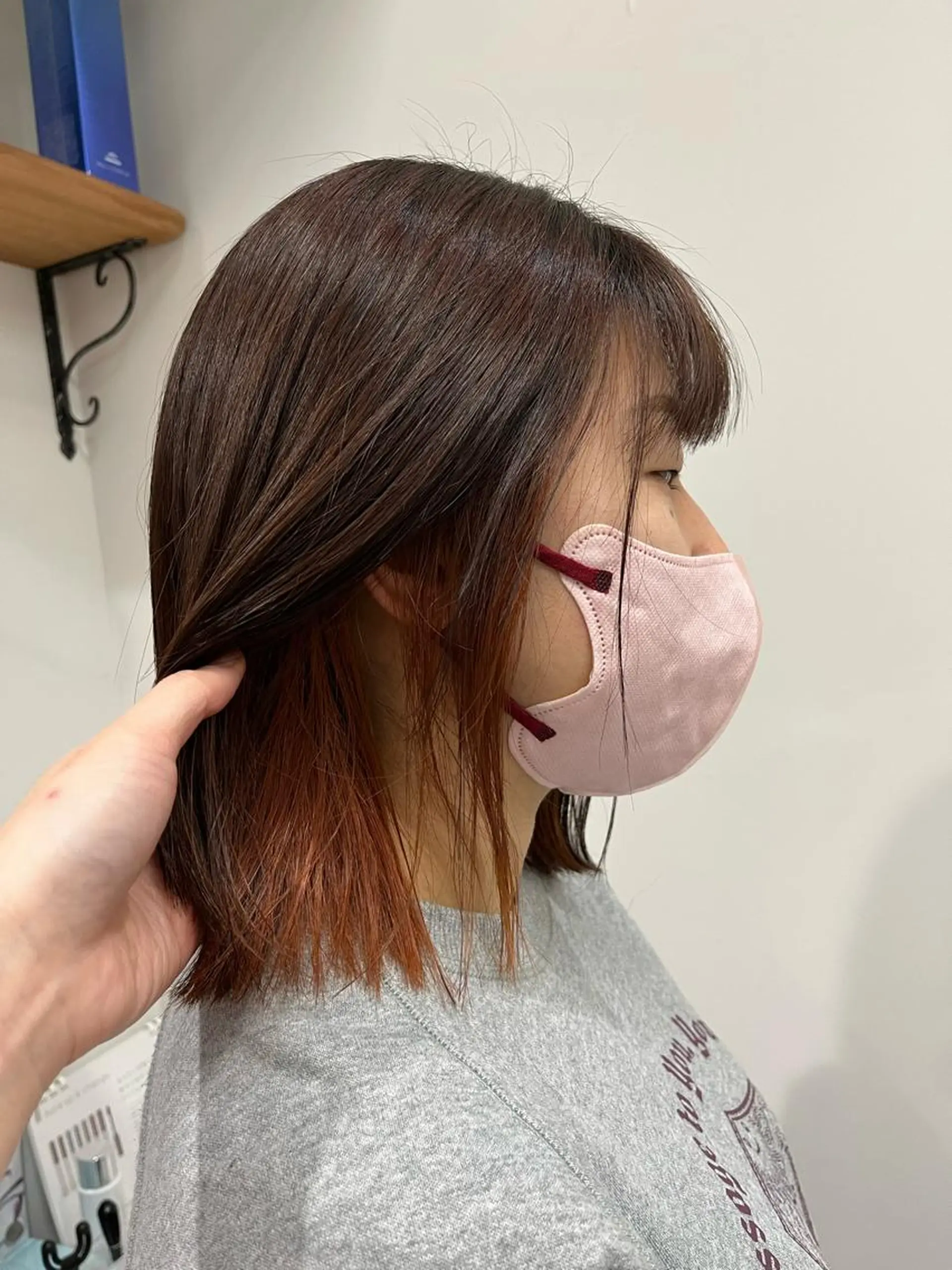 ミディアム カラー ブリーチ インナーカラー オレンジ 山本 佳奈のヘアスタイル