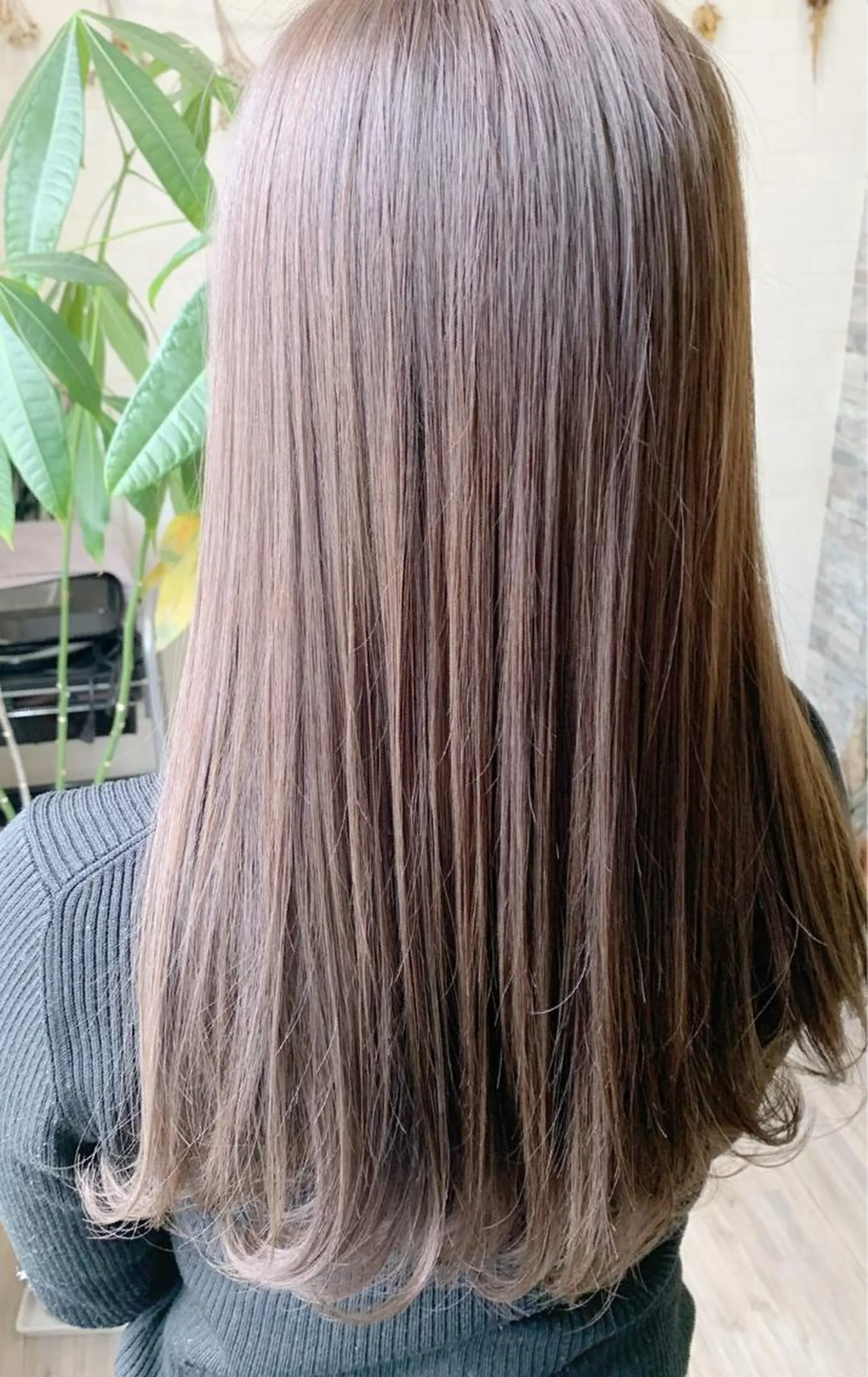 セミロング カラー カット 縮毛矯正 トリートメント ワタイショウタ 髪質改善✨眉毛サロンのヘアスタイル