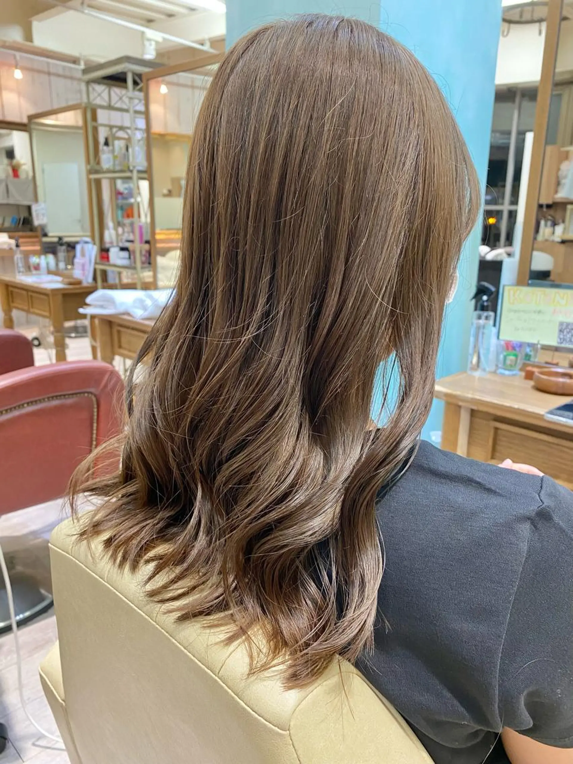 ロング カラー ベージュカラー ブリーチ 透明感カラー ダブルカラー ミルクティーベージュ 後藤 瀬奈のヘアスタイル