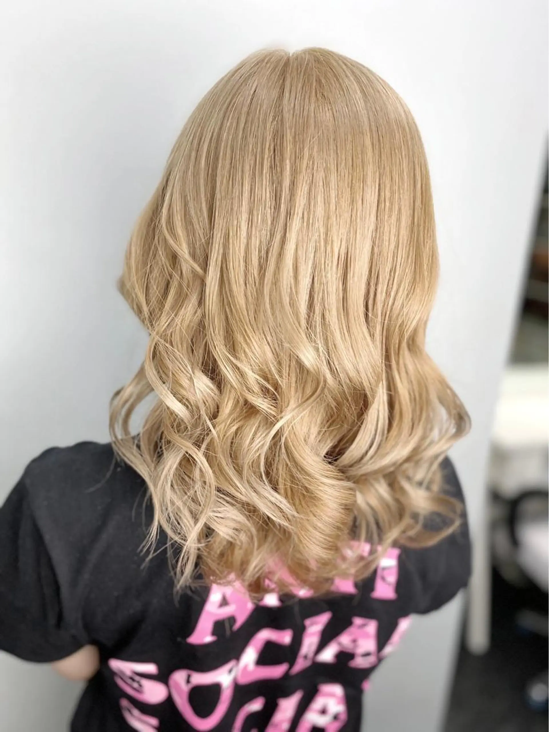 セミロング カラー 🧡ブリーチ特化🧡 透明感ハイトーン🧡のヘアスタイル