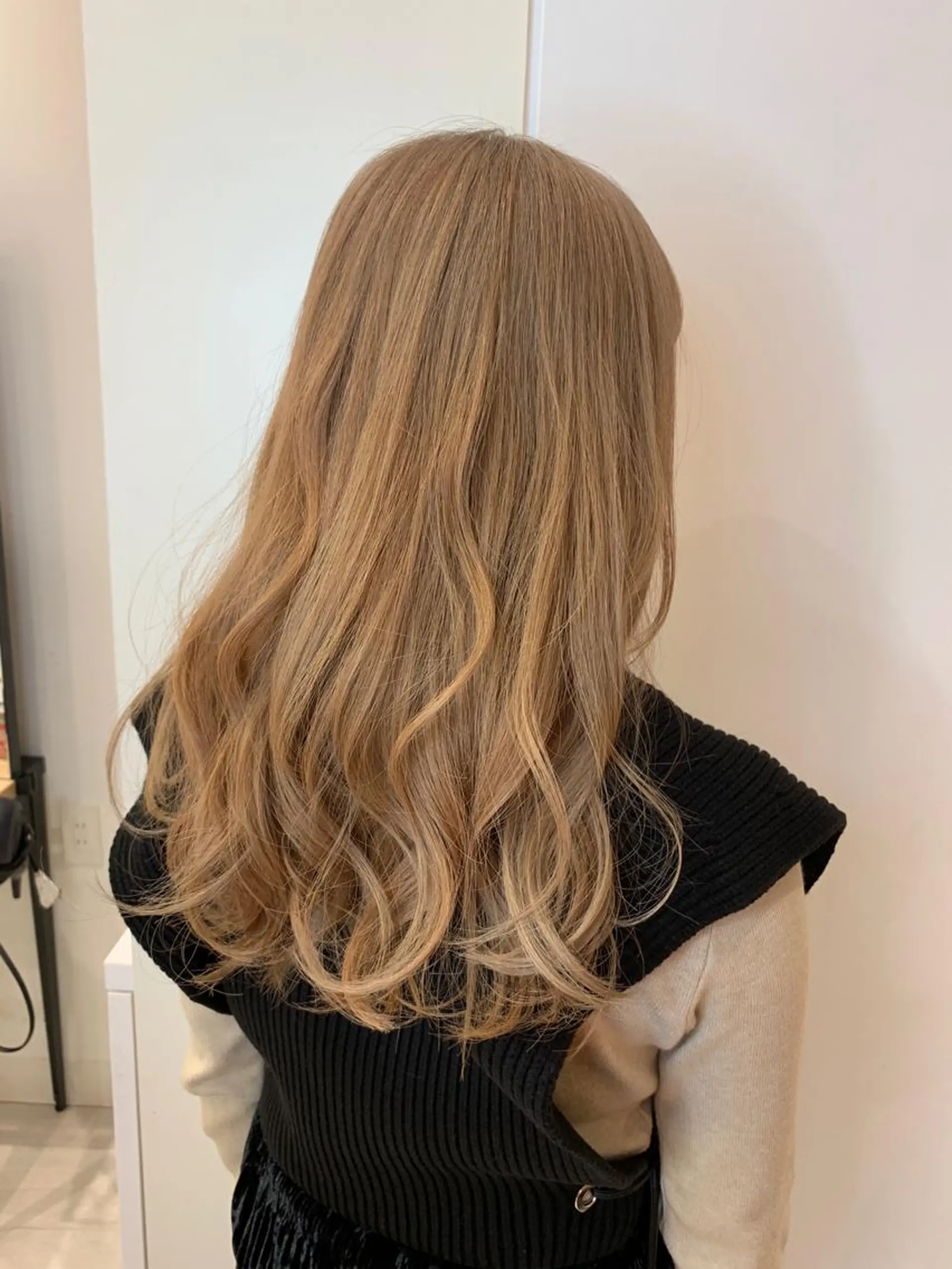 セミロング カラー ブリーチ ブロンド ケアブリーチ カット ヘアカラー トリートメント Le'a渋谷所属・インナーエクステ渋谷 🦋KAJIのヘアスタイル