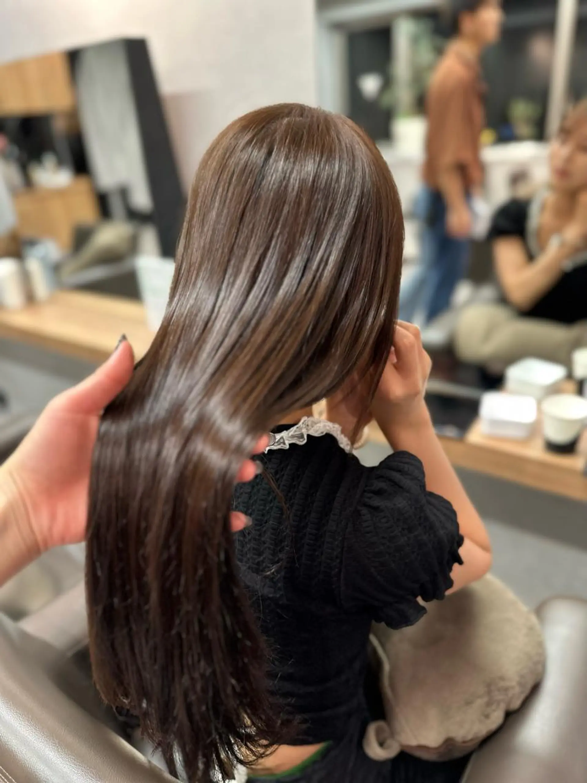 ロング カラー 銀座レイヤーカット ×シースルー前髪のヘアスタイル