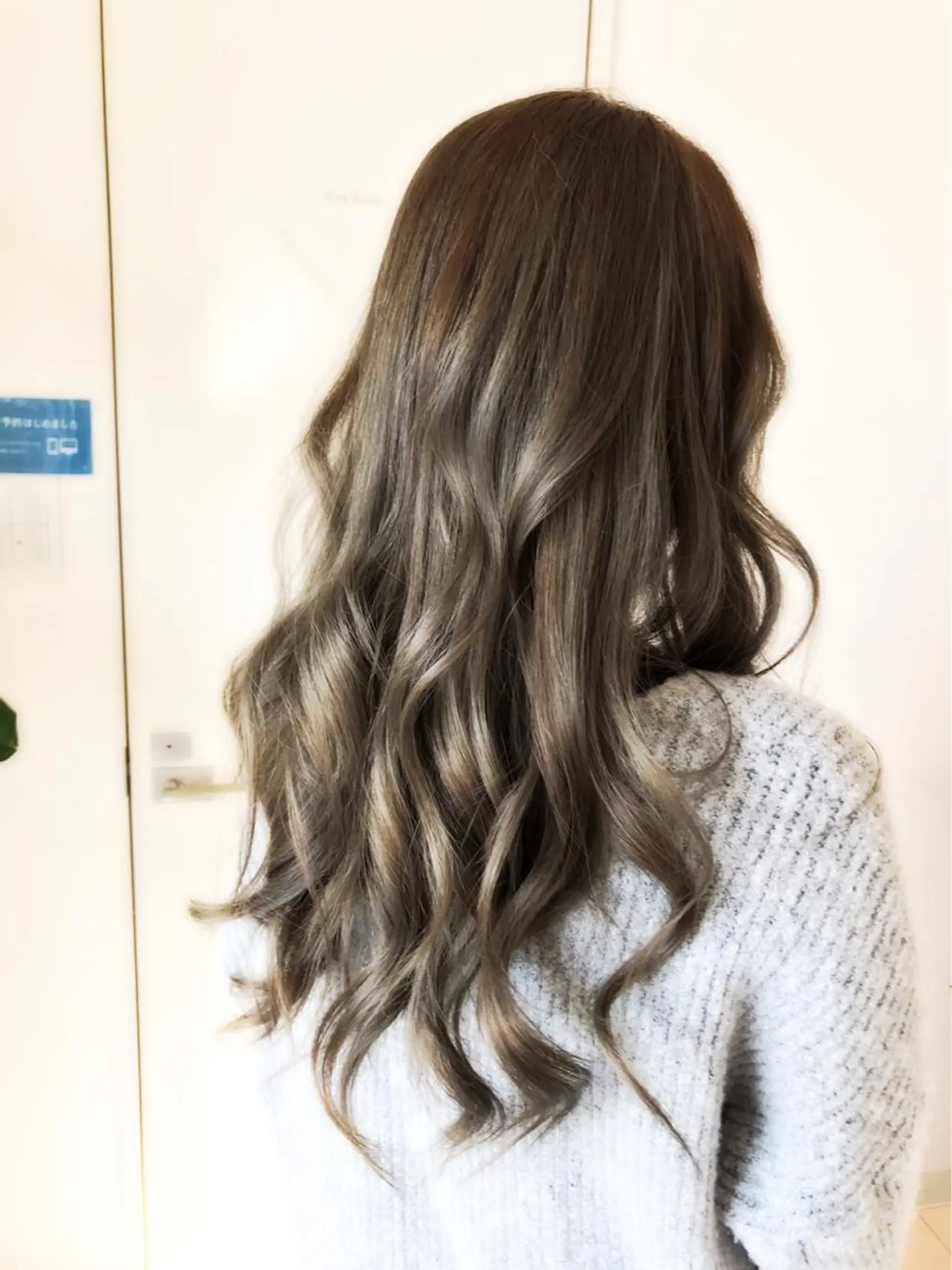 ロング カラー パーマ 鵜飼 真伍のヘアスタイル