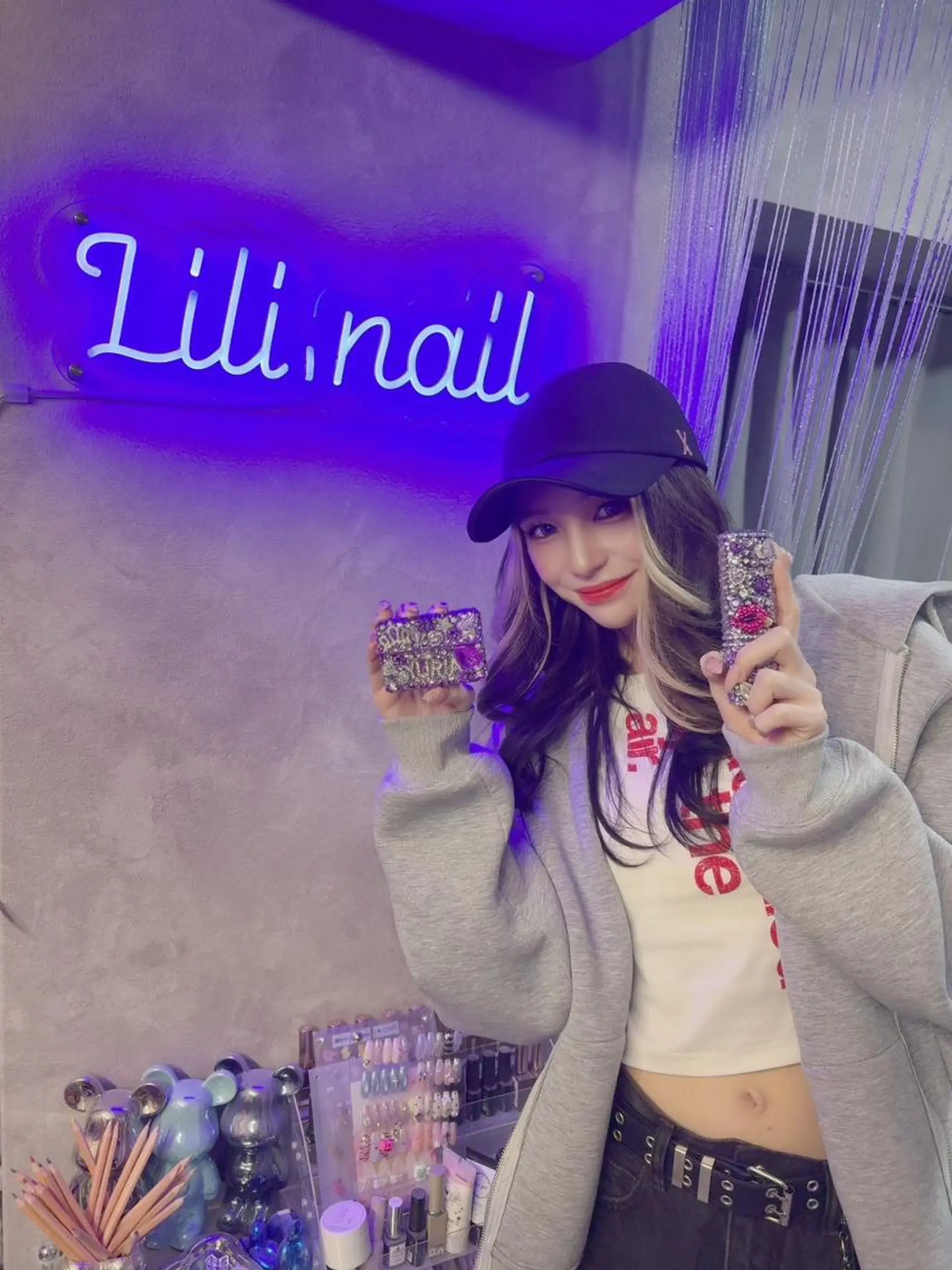 ネイル ハンドネイル フットネイル lili.nail y2k/長さ出しのネイルデザイン
