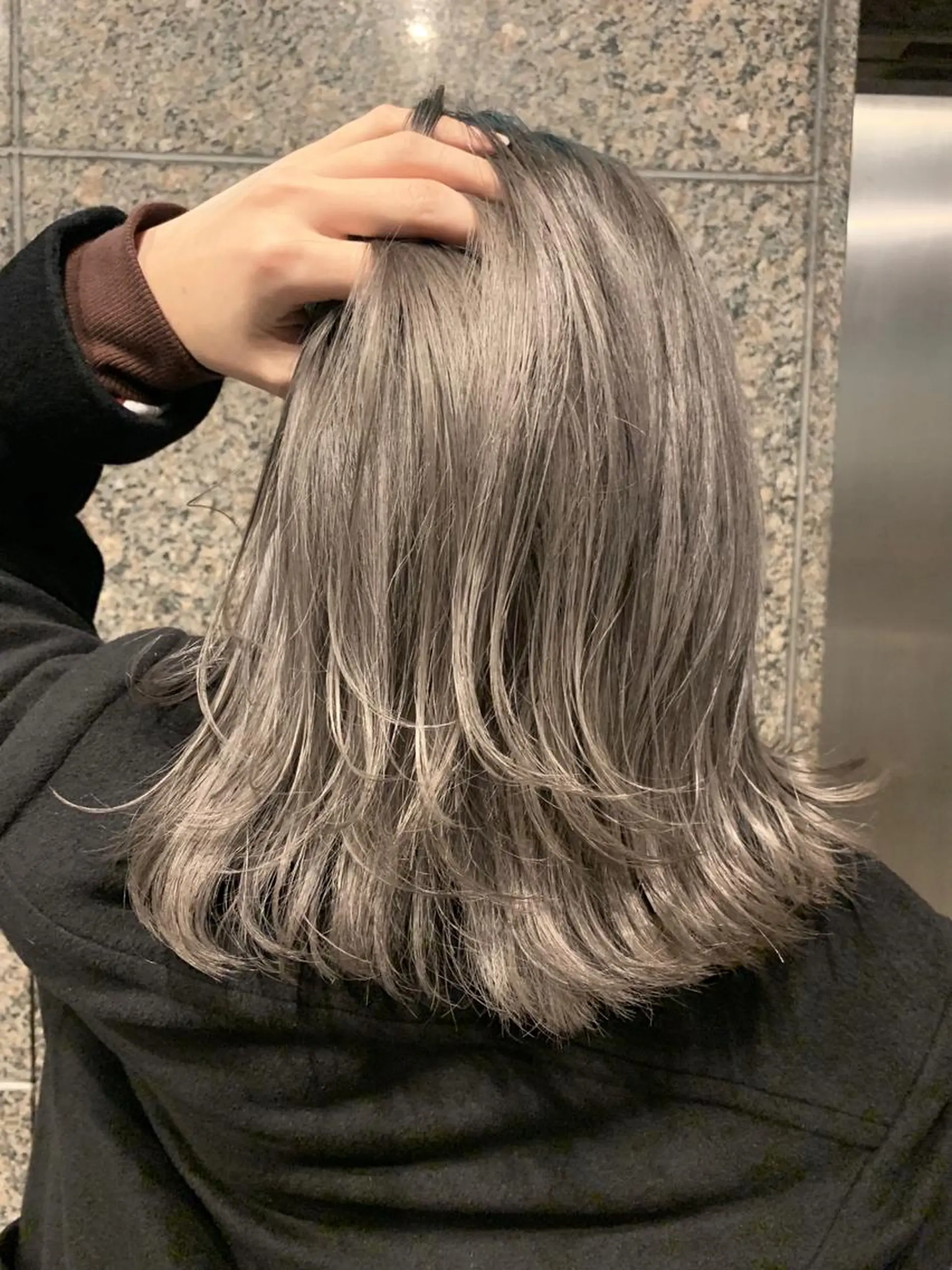 ミディアム カラー ヘアアレンジ ボブ 外国人風カラー レイヤーカット 外ハネヘア カット ブリーチ＆カラーが 得意☀️望月宣雄☀️のヘアスタイル