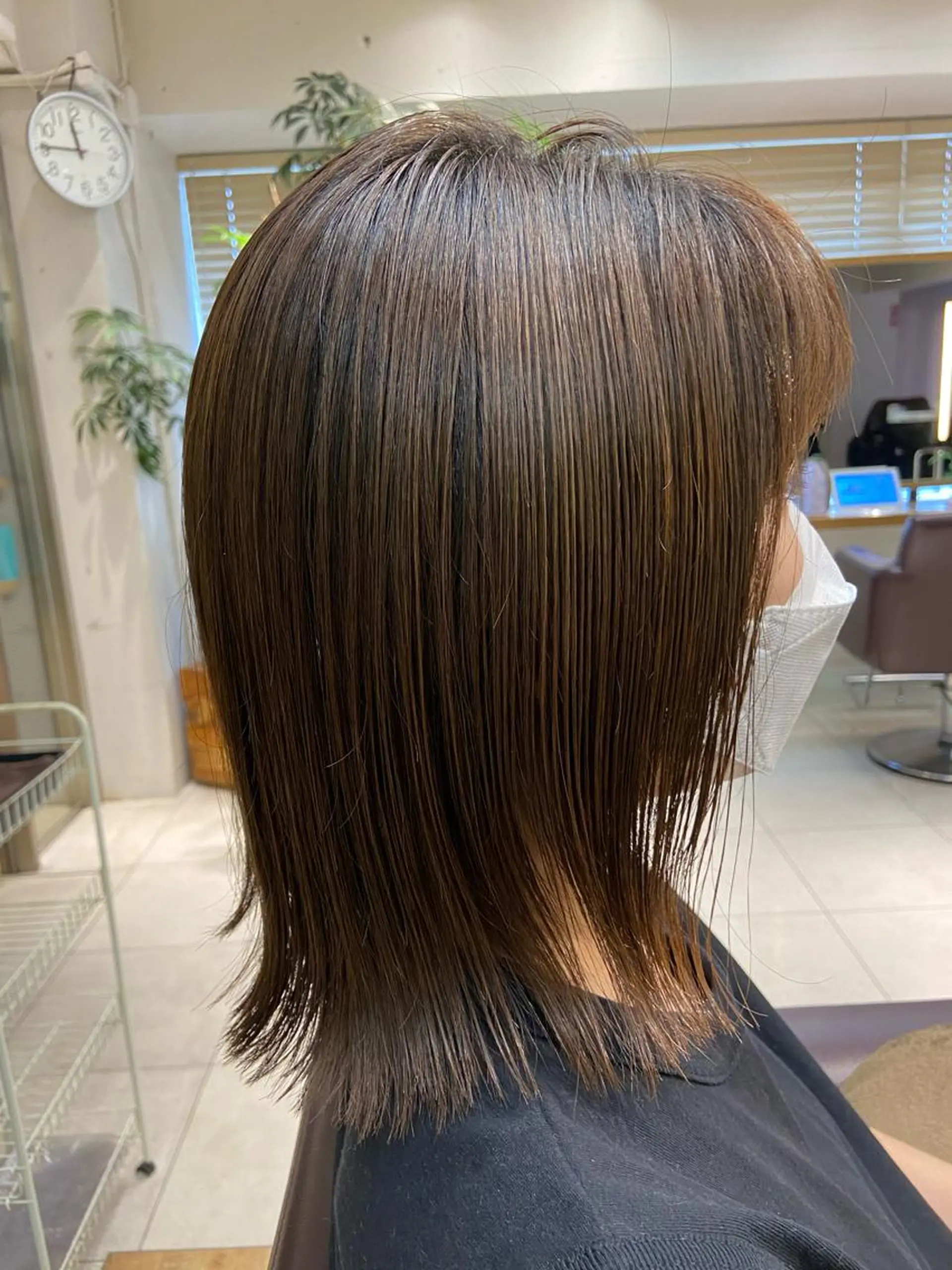 ミディアム カラー アッシュ ベージュカラー 透明感カラー カット ヘアカラー ヘッドスパ 白髪ぼかしハイライト /髪質改善🧤のヘアスタイル