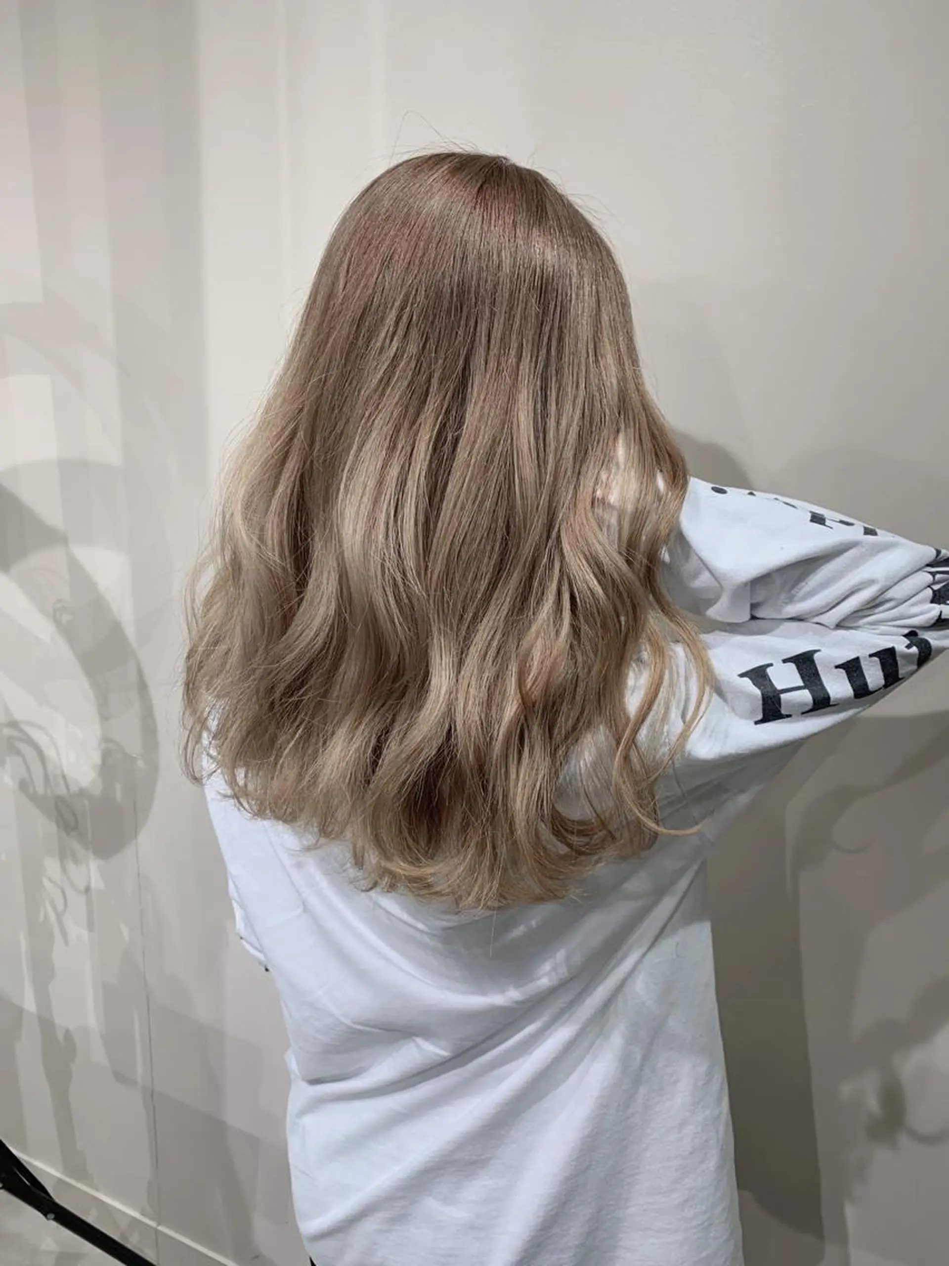 セミロング カラー 渋谷🤍ハイトーン、 エクステ🤍アミルのヘアスタイル