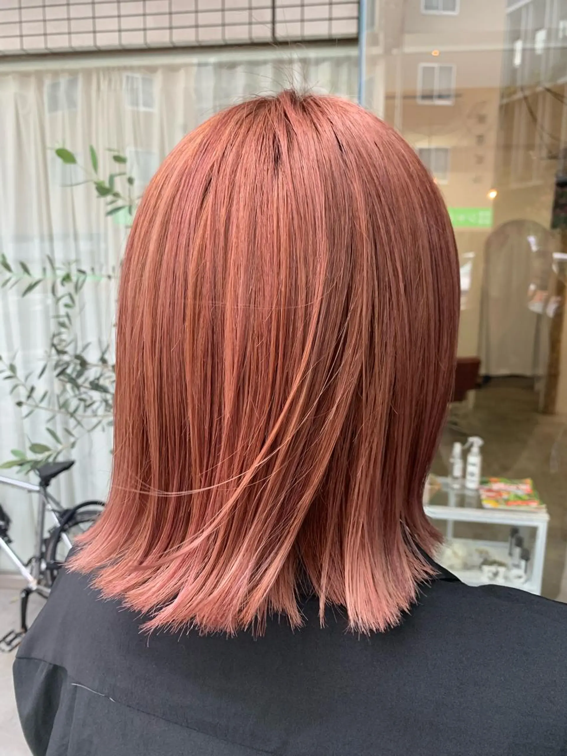 ミディアム カラー ブリーチ fio マナミのヘアスタイル