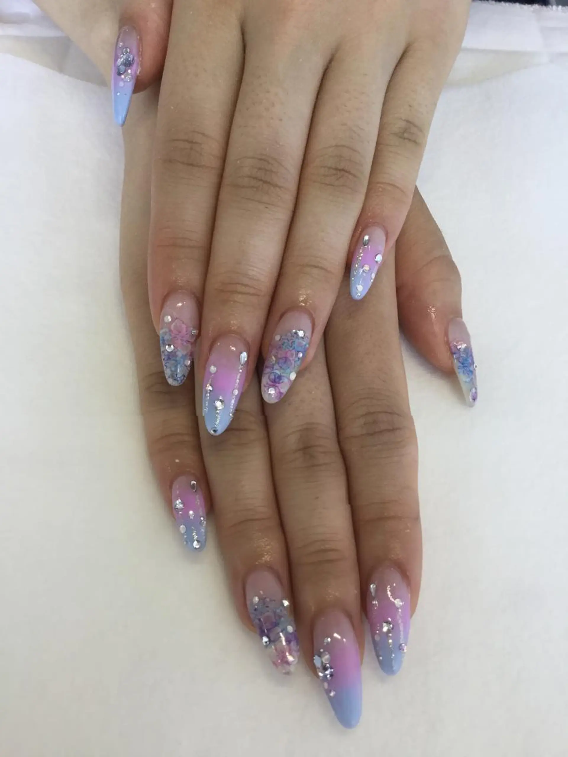 ネイル ハンドネイル 💎🐰 saki. m 🐰💎のネイルデザイン