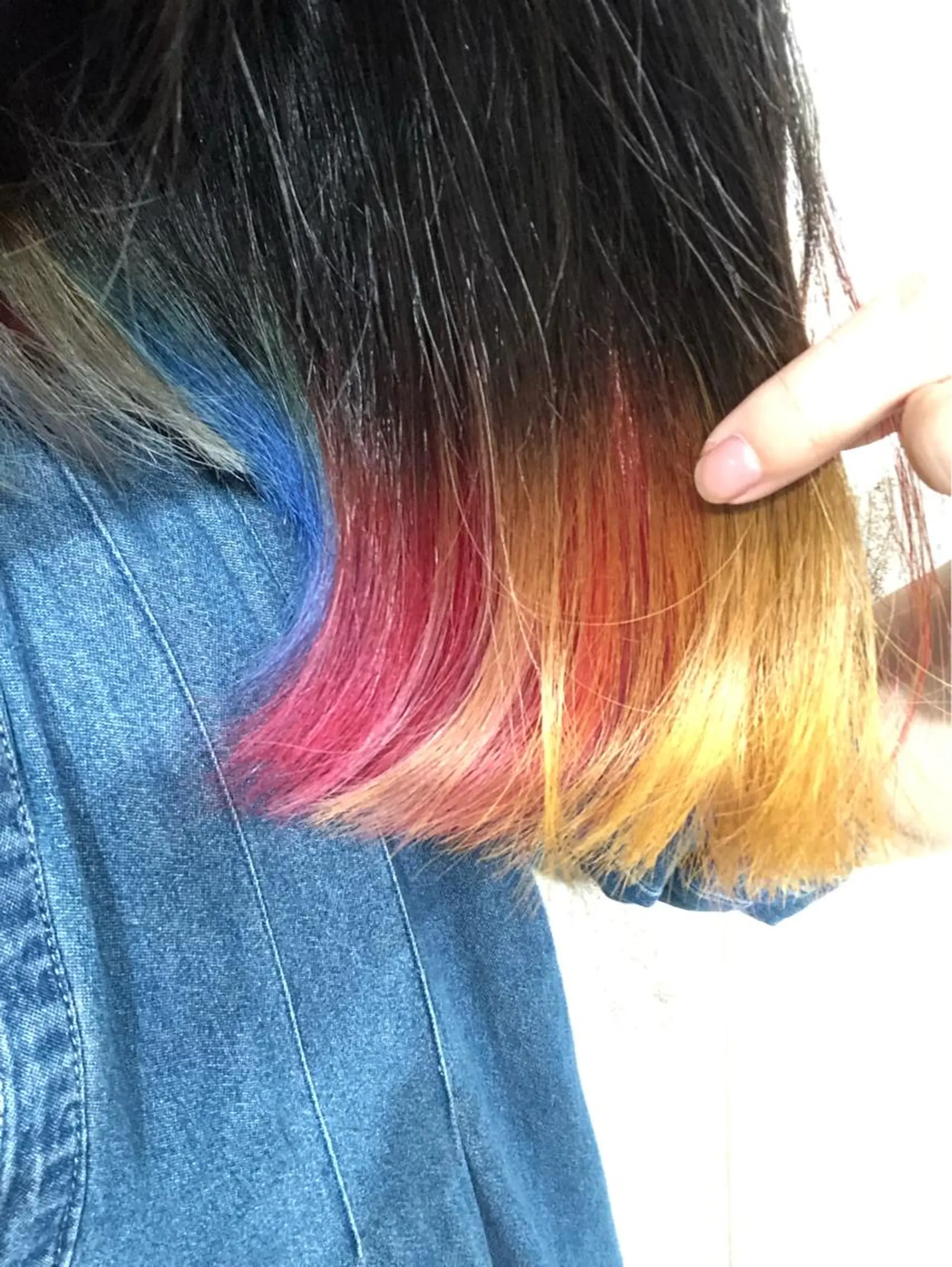 カラー みやもと まなみのヘアスタイル