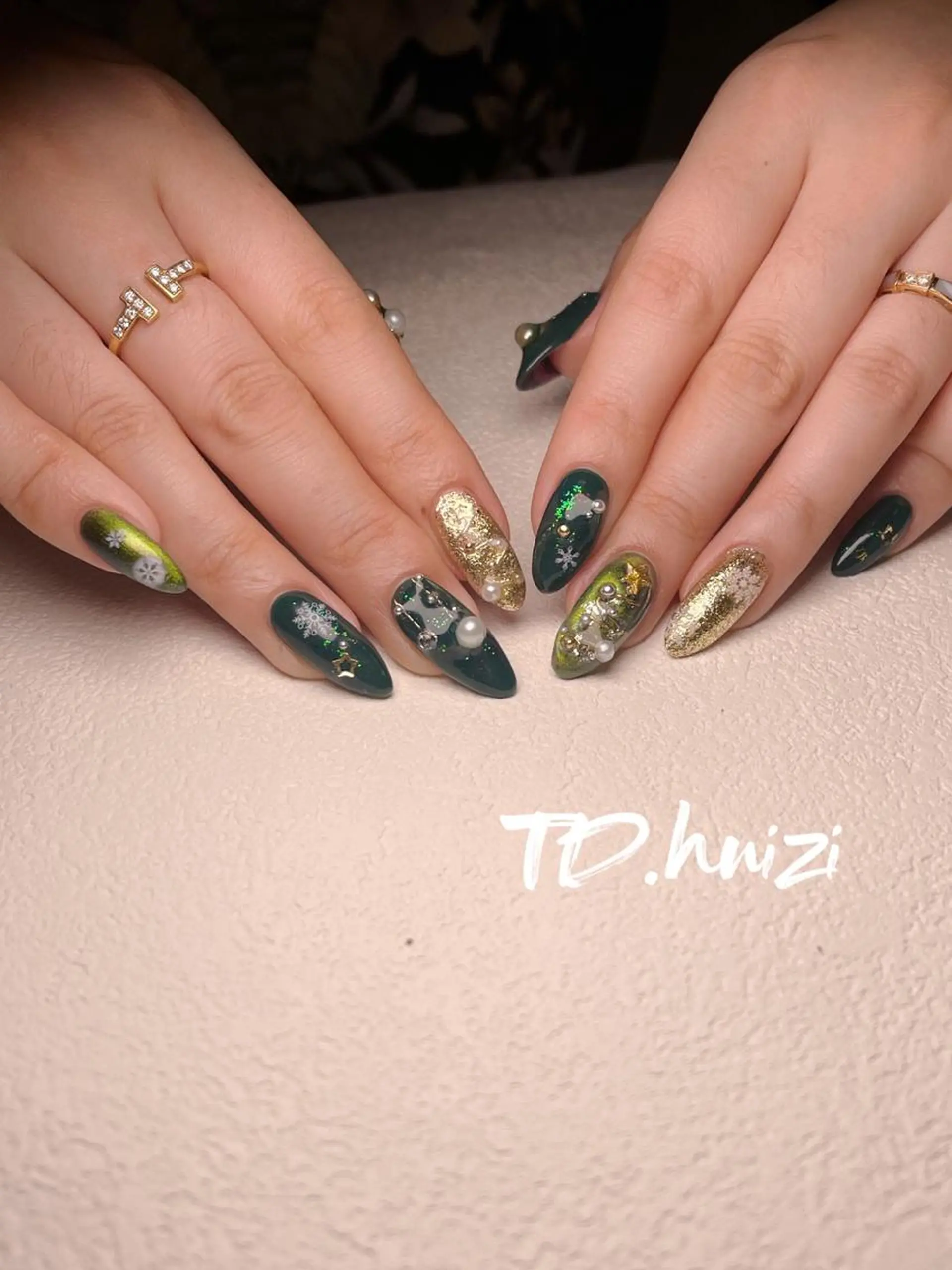 セミロング めぐみのネイルサロン スタッフ練習のネイルデザイン