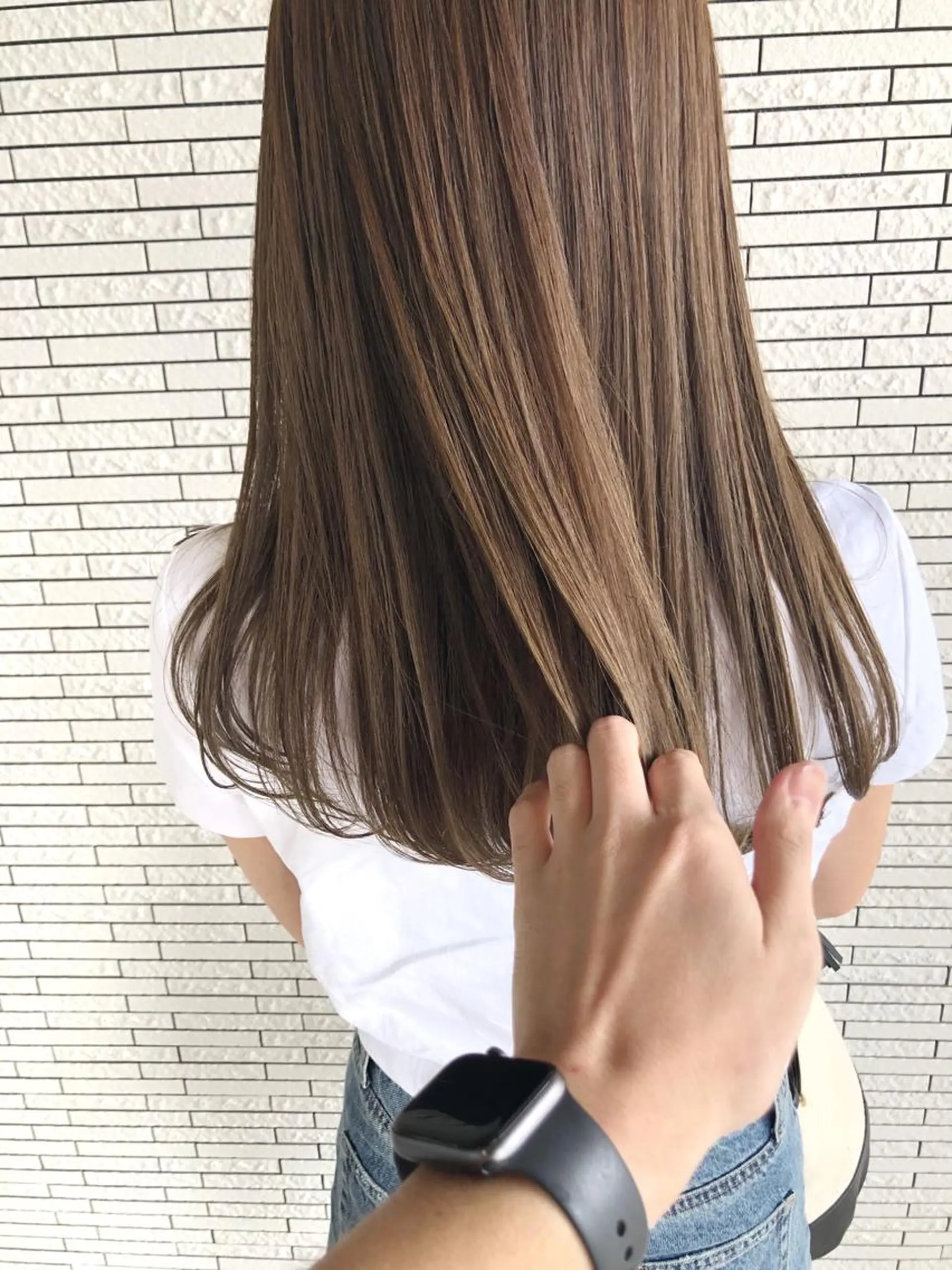 セミロング カラー マエダ リョウのヘアスタイル