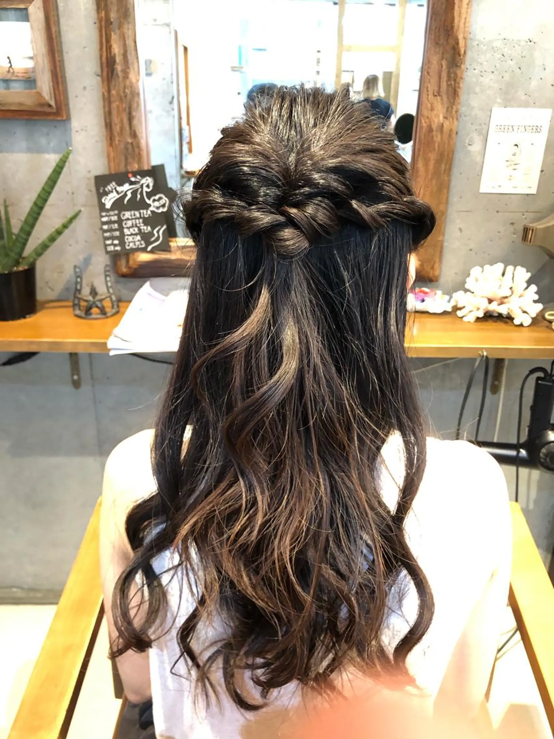 ヘアアレンジ ハーフアップ シールエクステ 🪽CHIAKIのヘアスタイル