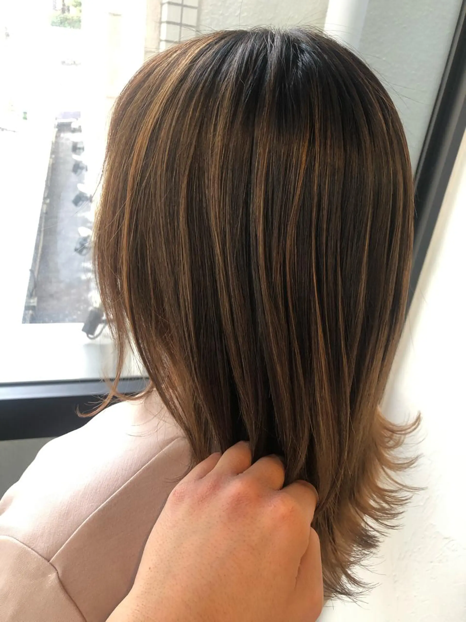 ミディアム カラー 髪質改善&ブリーチ 伊勢 祐一郎のヘアスタイル