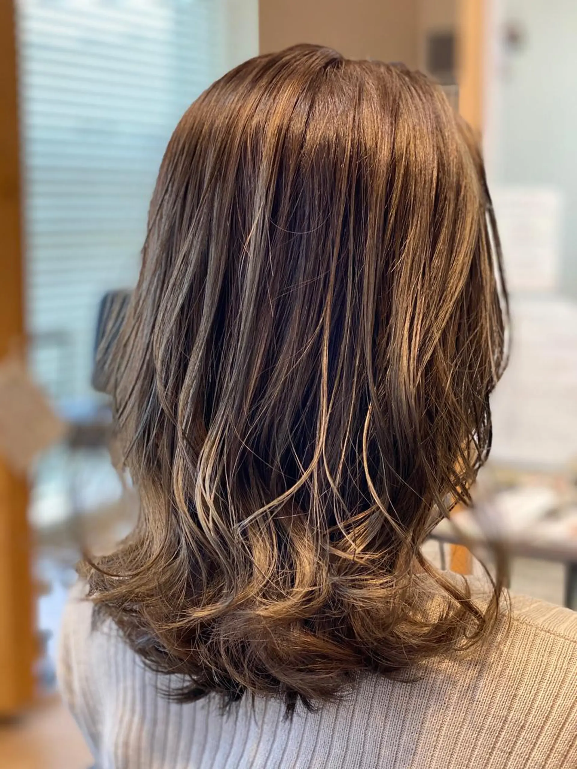 セミロング カラー 関口 友行のヘアスタイル