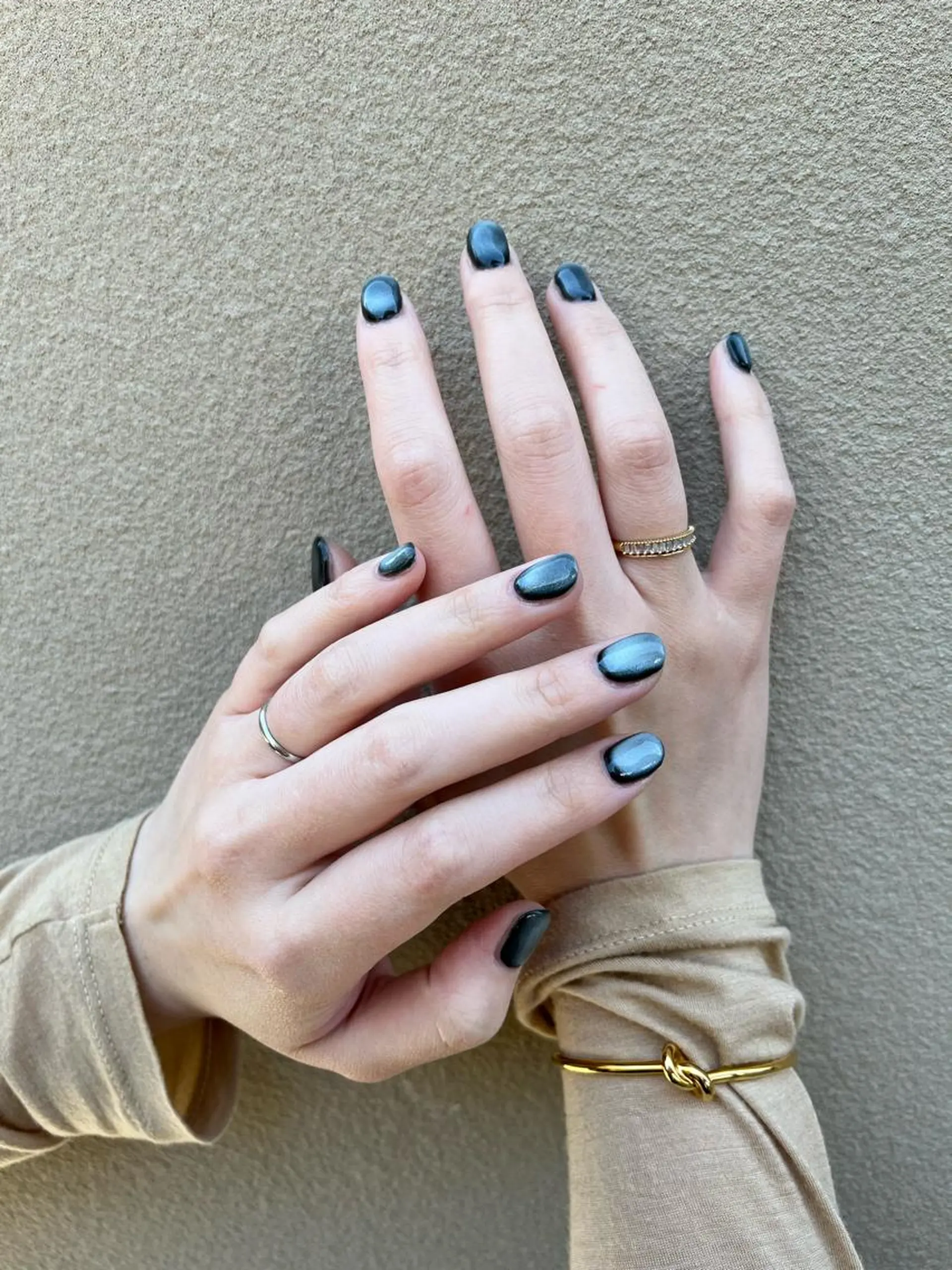 ネイル マグネットネイル ハンドネイル une／YUKINA 🫧大人nuanceのネイルデザイン