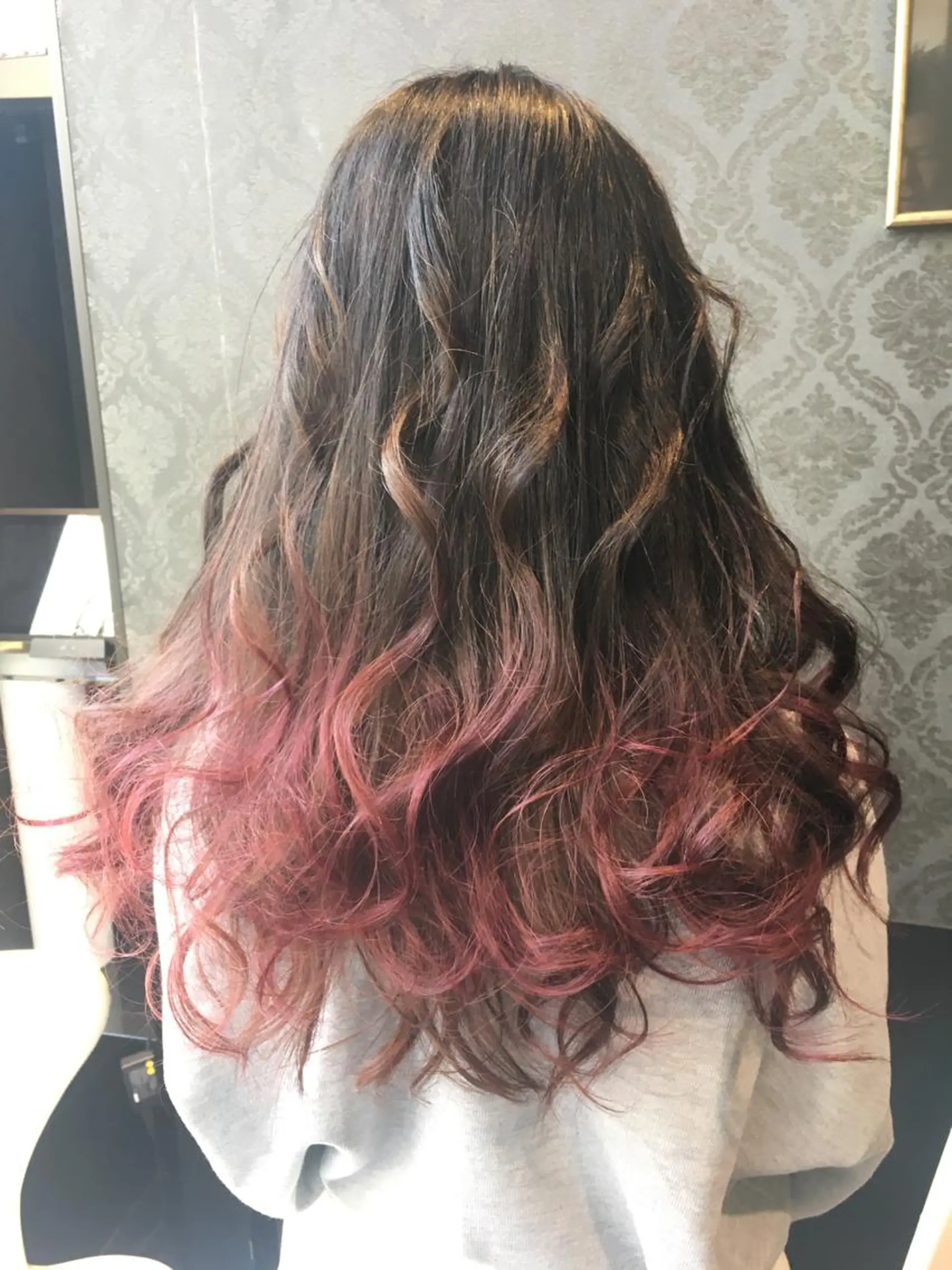 セミロング カラー アッシュ ブリーチ グラデーションカラー ピンクカラー ヘアカラー 髪質改善美容師 中村　一のヘアスタイル