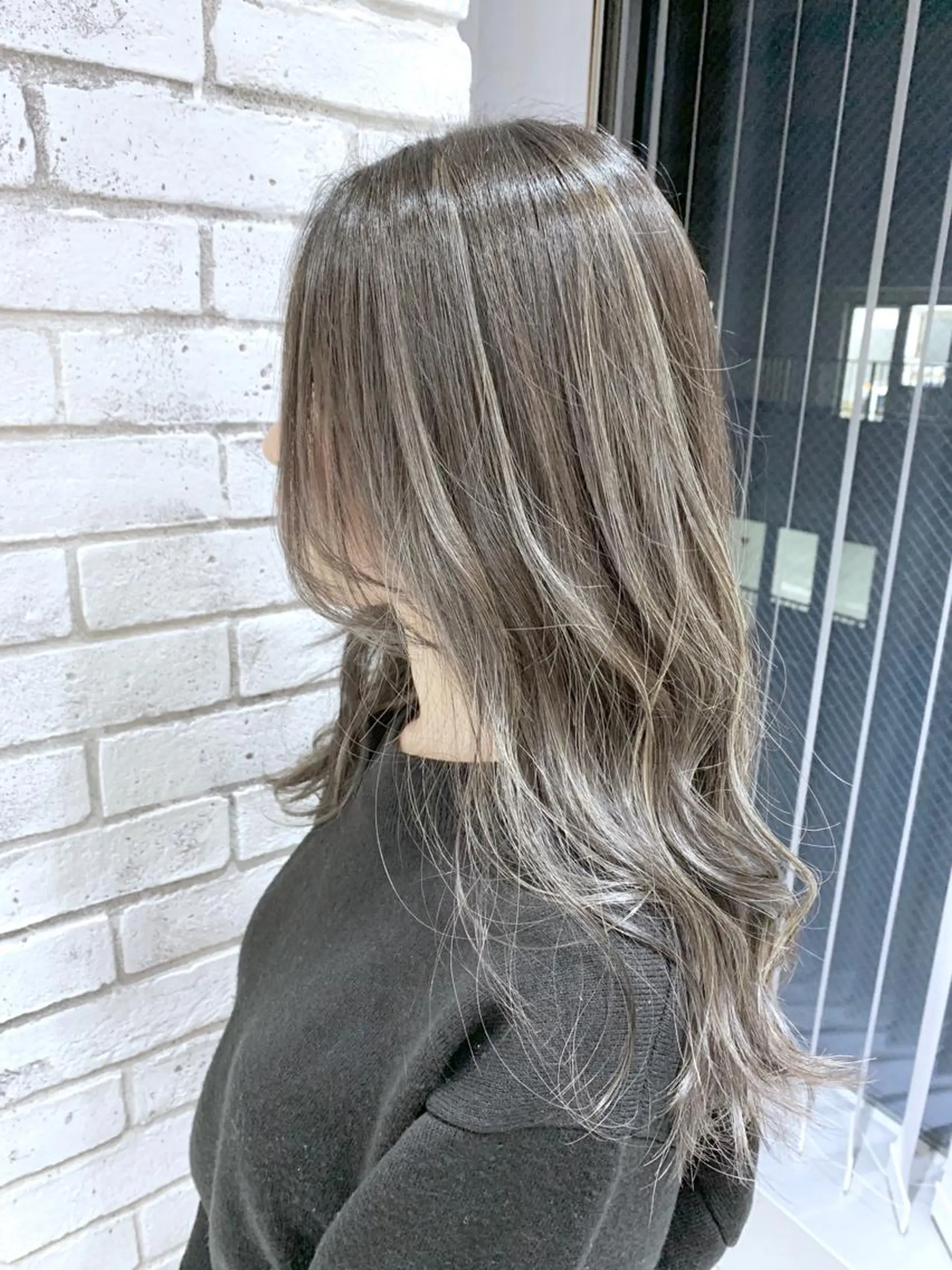 セミロング カラー パーマ ヘアアレンジ アディクシーカラー グレージュ ハイライトカラー ハイライト ヘアカラー 縮毛矯正/美髪 髪質改善/石田幸輔のヘアスタイル