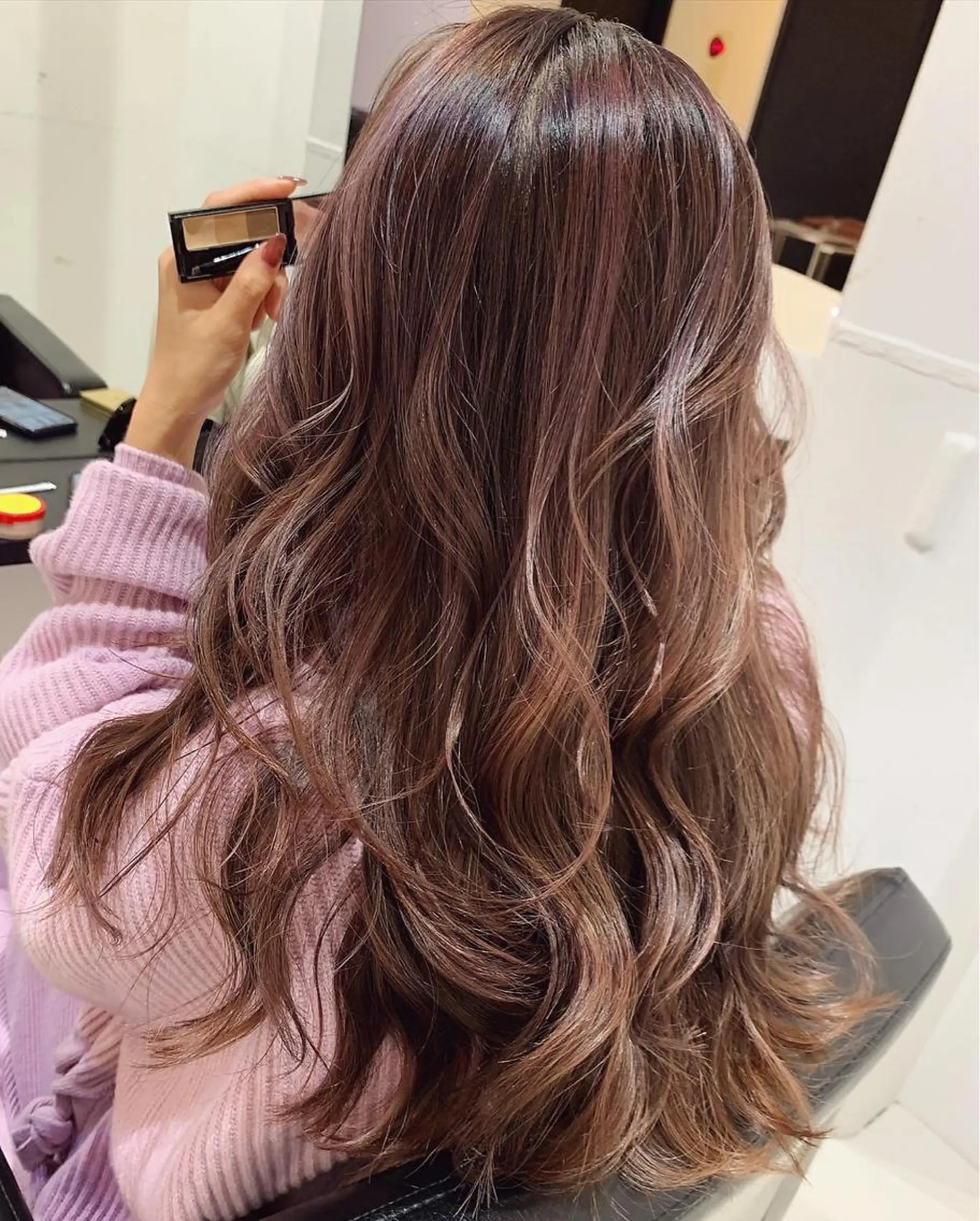 ロング カラー ヘアアレンジ ベージュカラー グラデーションカラー ハイライトカラー くせ毛 外国人風カラー 阿部 圭悟のヘアスタイル