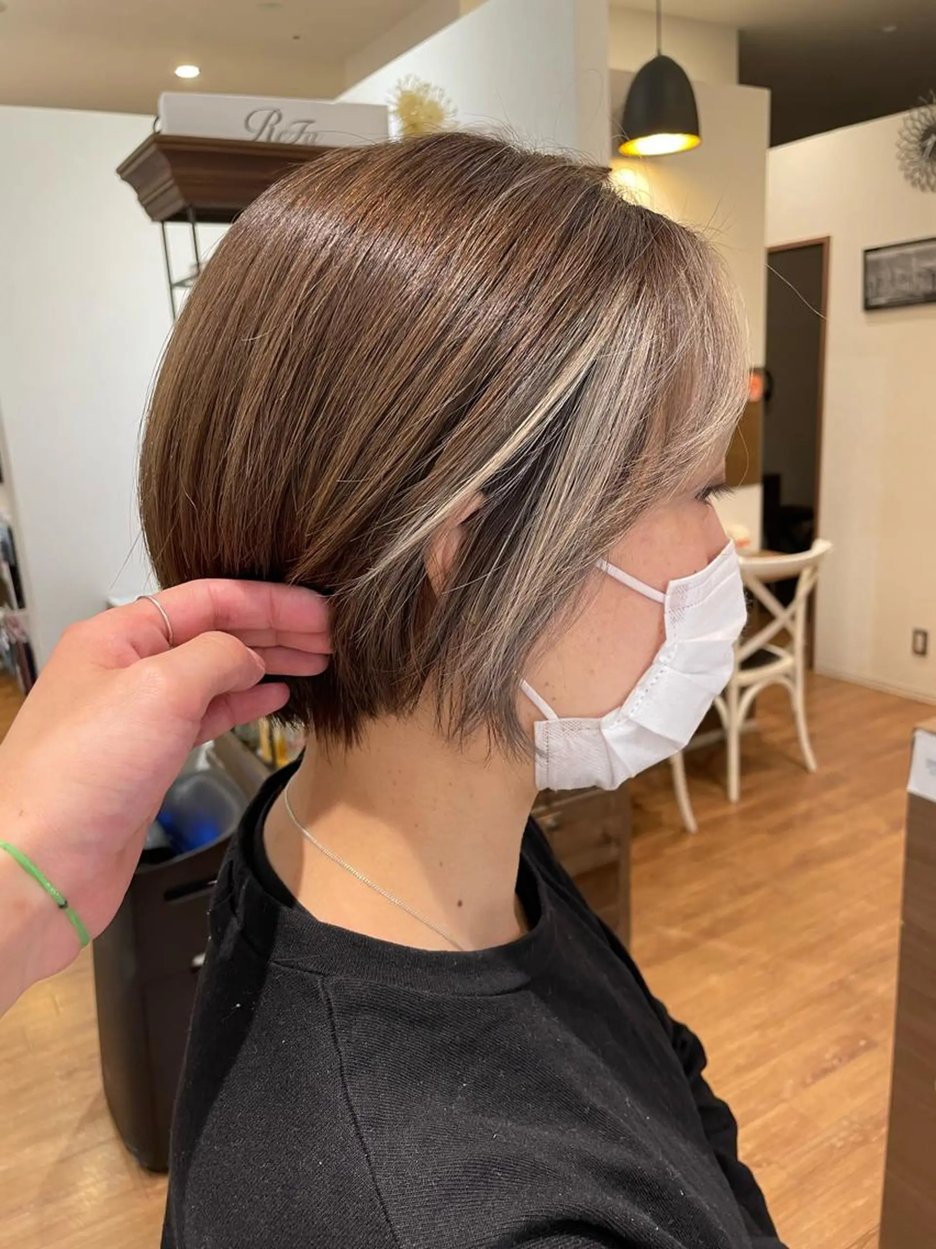 ショート カラー ベージュカラー イヤリングカラー ホワイトベージュ ヘアカラー 髪質改善/ブリーチ 田代 龍我のヘアスタイル