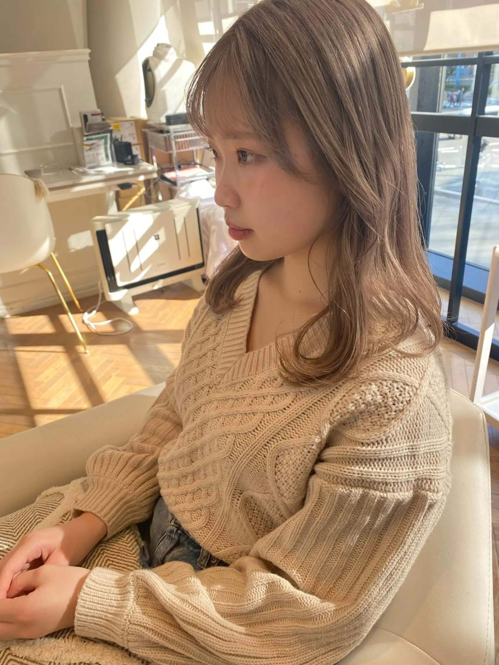 カラー ベージュカラー ミルクティーベージュ 増井 彩乃のヘアスタイル