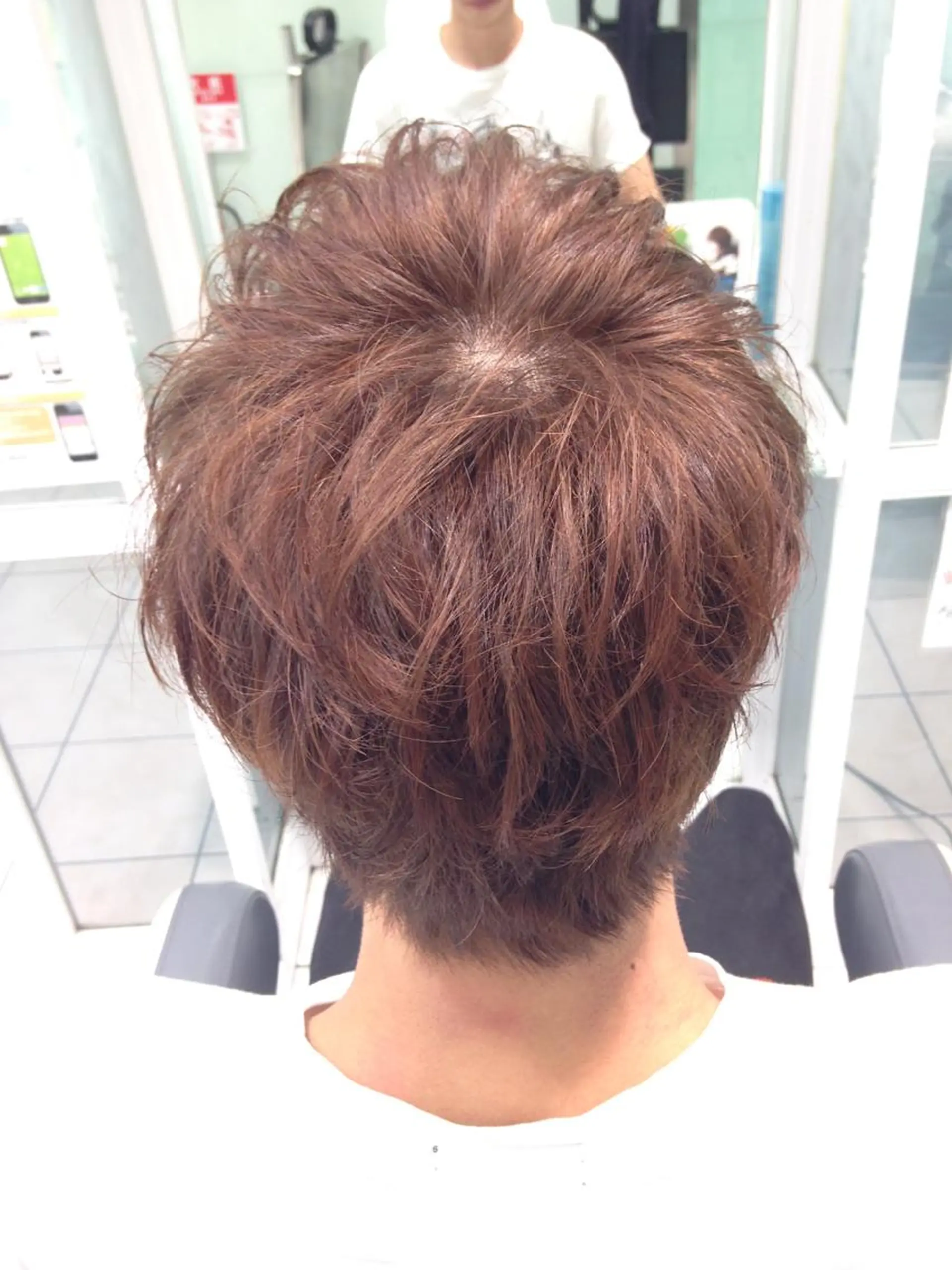 ショート カラー メンズ グレージュ ピンクカラー 🟦メンズパーマ🟦 横浜駅｜小上馬淳司のヘアスタイル