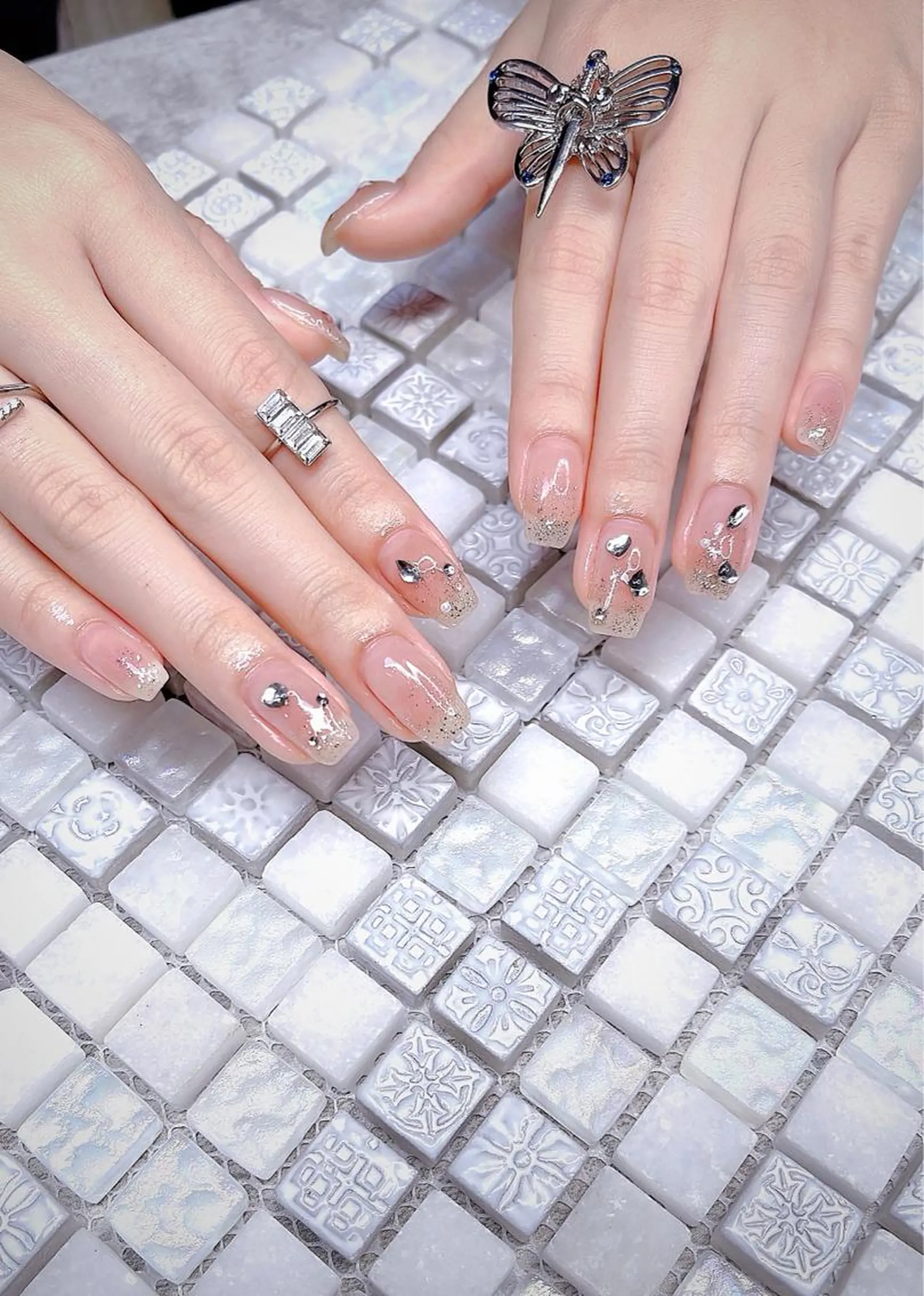 ミディアム めぐみのネイルサロン スタッフ練習のネイルデザイン