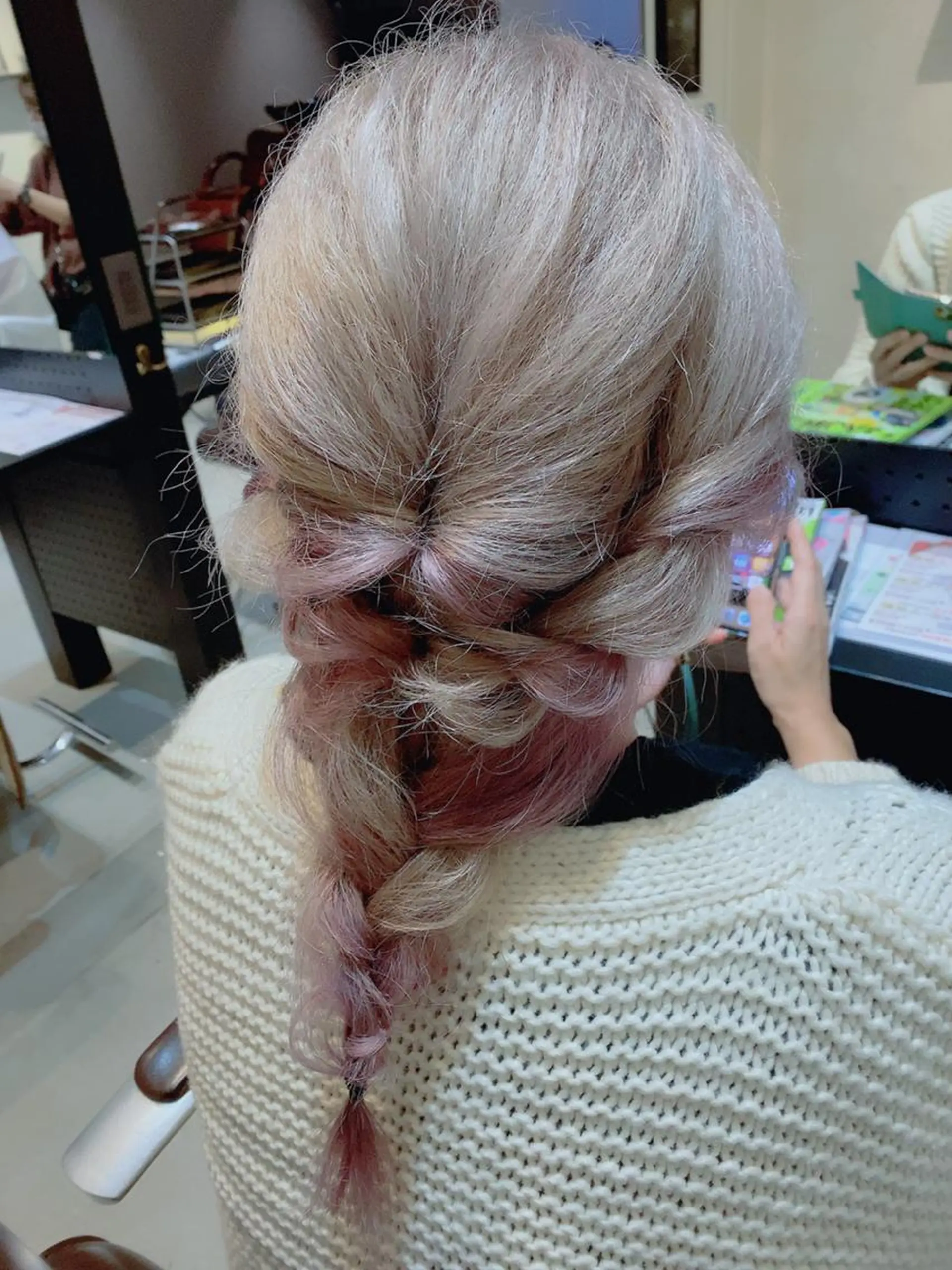 カラー SAKA GUCHIのヘアスタイル