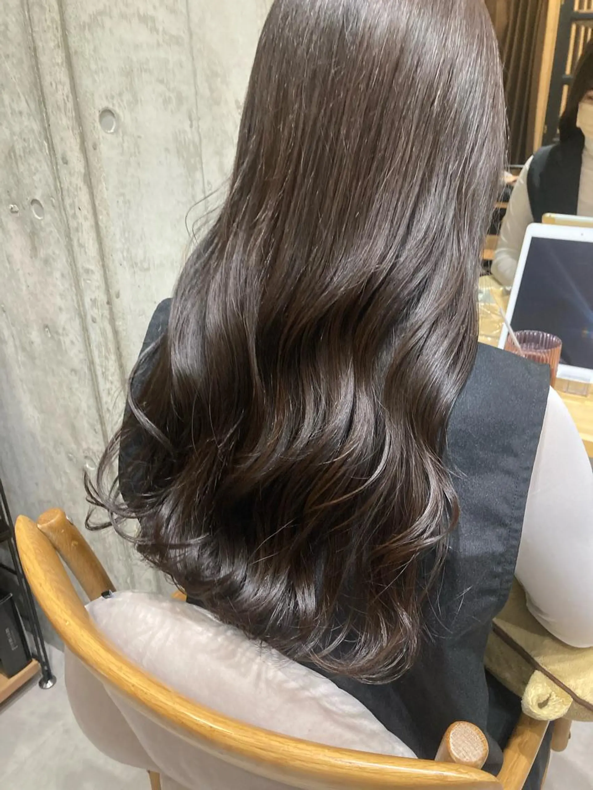 ロング ✨色持ちの良い艶 カラー✨蟹江真世のヘアスタイル