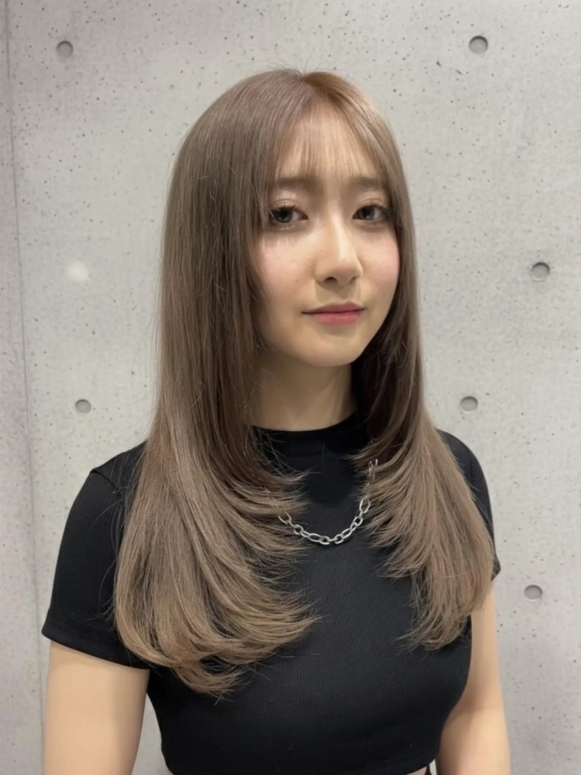 ロング カット ヘアカラー ✨レイヤー/柔らかベ ージュ青山✨のヘアスタイル