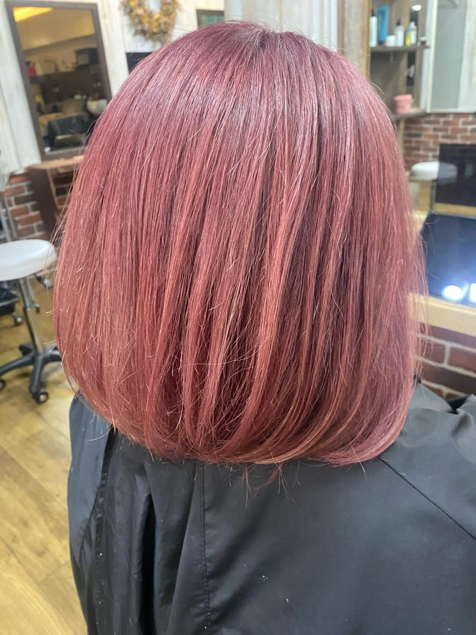 ミディアム 大久保寿高✨ なりたい色を叶える✨のヘアスタイル