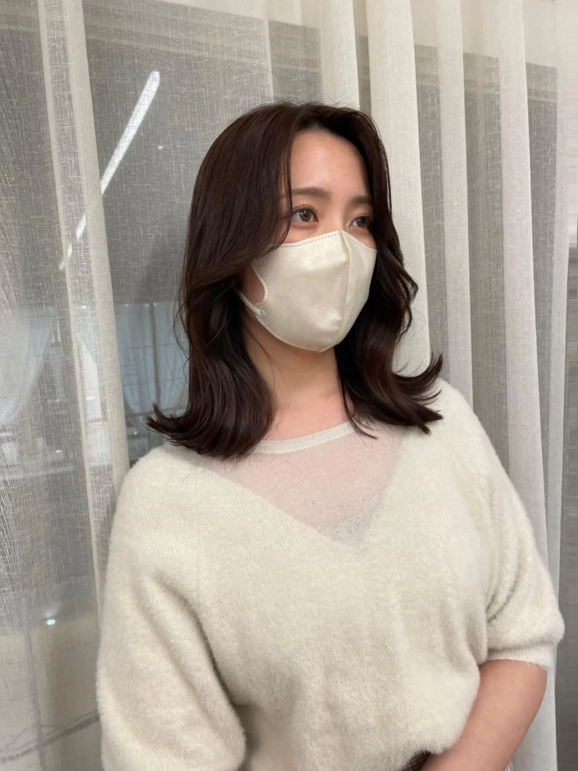 ミディアム カラー くびれヘア 韓国風ヘア カット ヘアカラー トリートメント レイヤーカット🎀 kanaのヘアスタイル