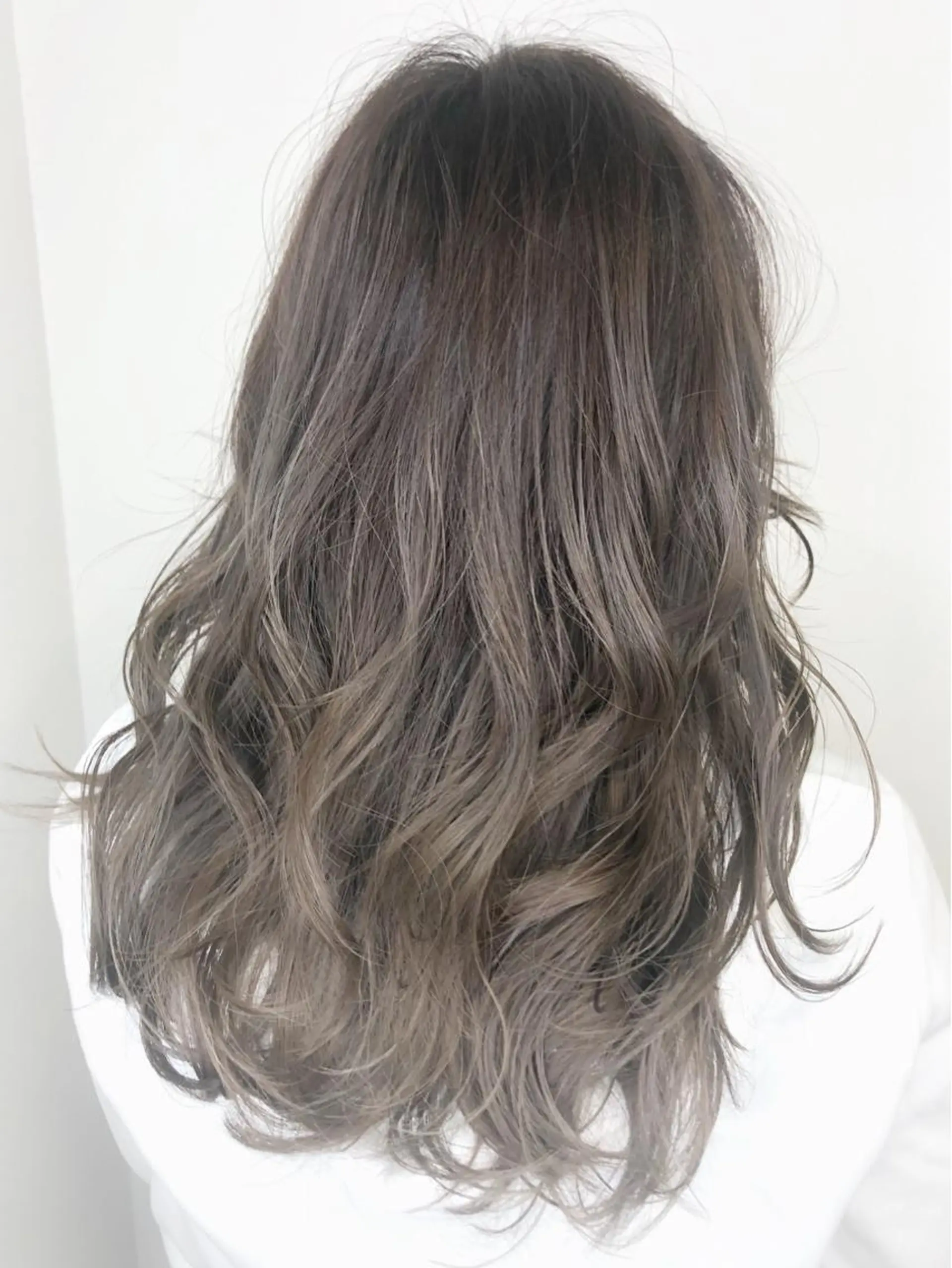 セミロング カラー 透明感カラー グラデーションカラー ハイライトカラー イルミナカラー ハイライト メンズヘア特化 崎田 成人のヘアスタイル