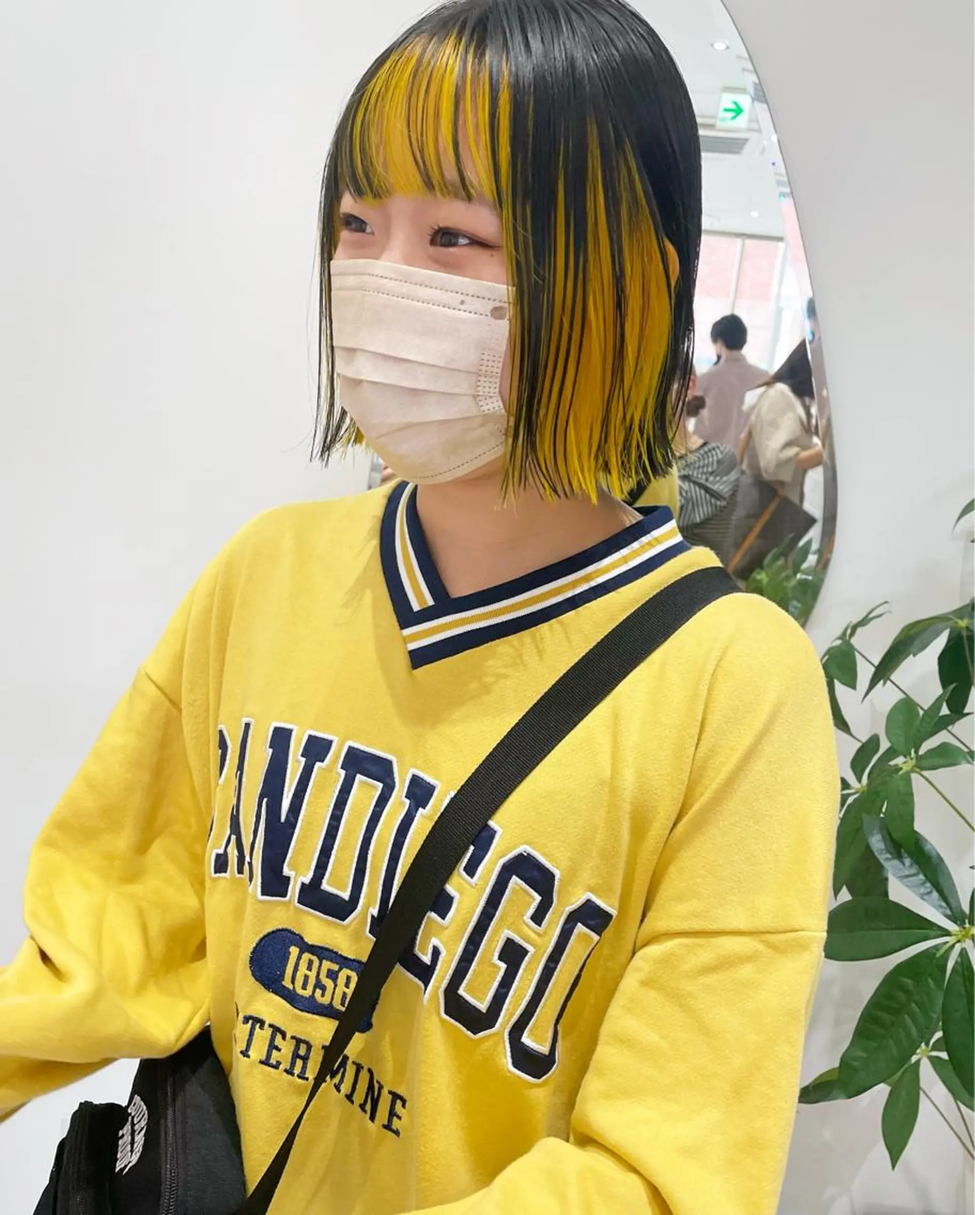 ショート カラー 切りっぱなしボブ アッシュ ダークアッシュ イエローカラー ボブ ヘアカラー レイヤー/ボブ/ 顔周り/yukinaのヘアスタイル