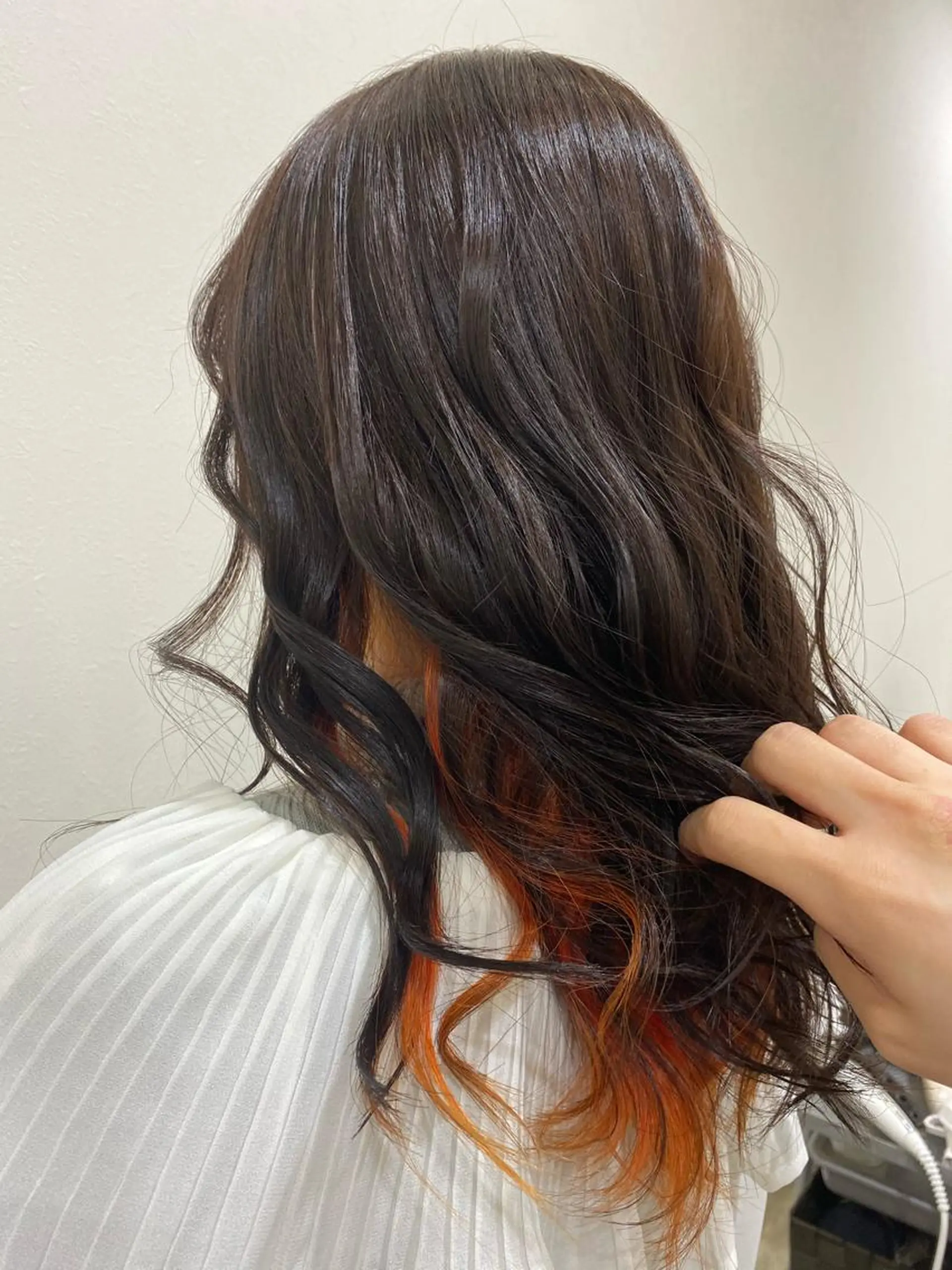 セミロング カラー インナーカラー Ashanti 磯崎のヘアスタイル