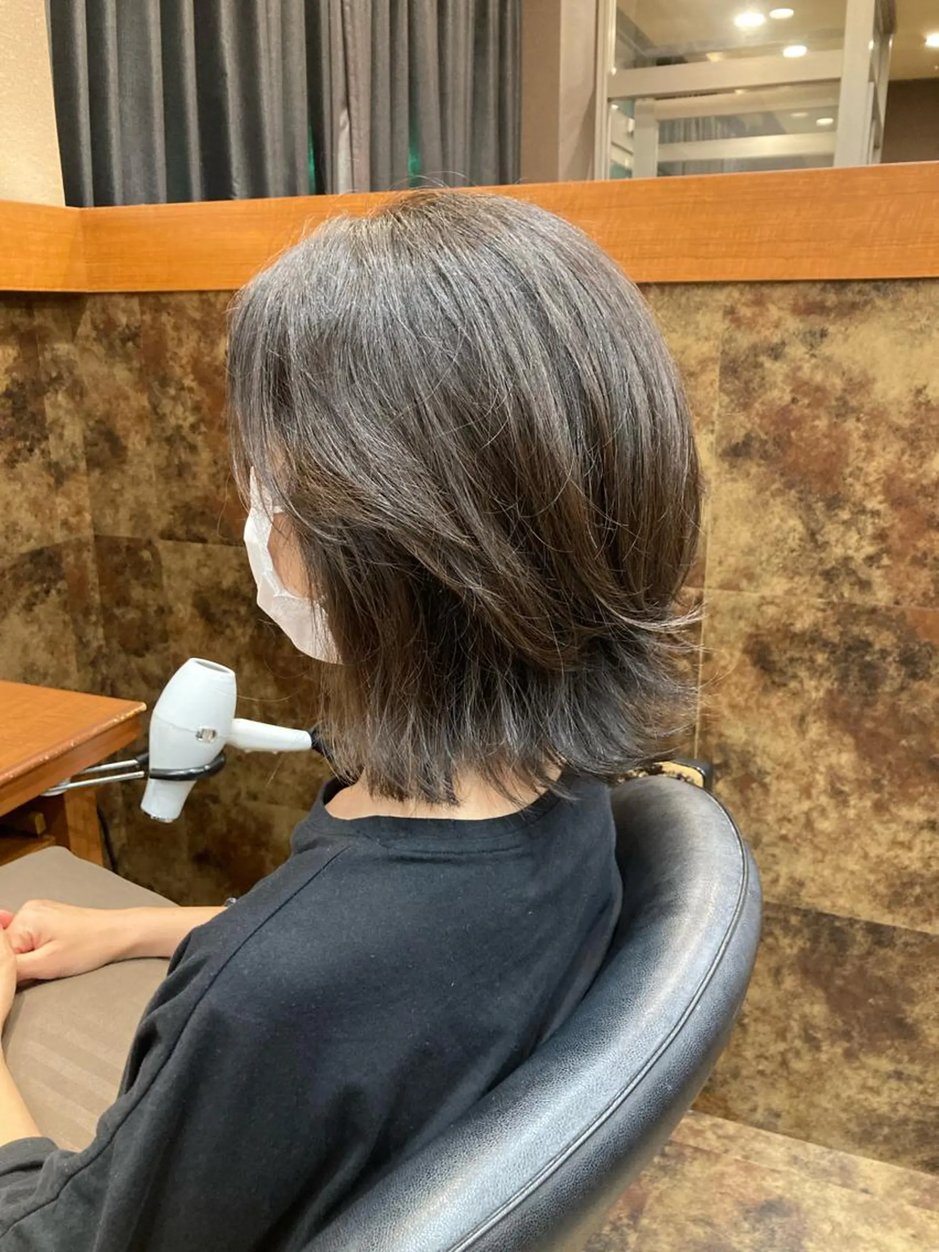 ミディアム くびれヘア レイヤーカット カット 八木 凜のヘアスタイル