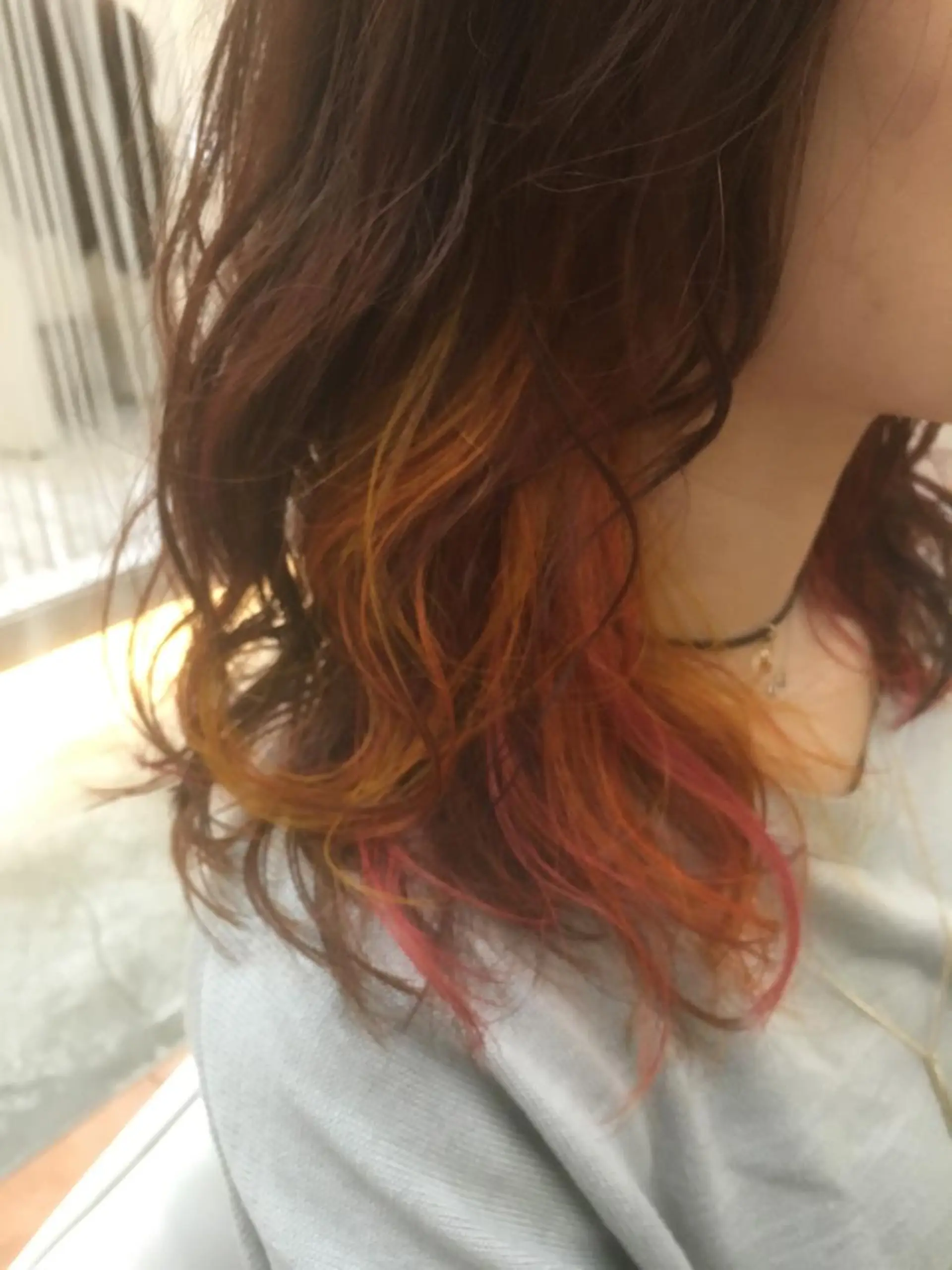 ショート カラー パーマ 白髪ぼかしハイライト 柳川拓哉のヘアスタイル