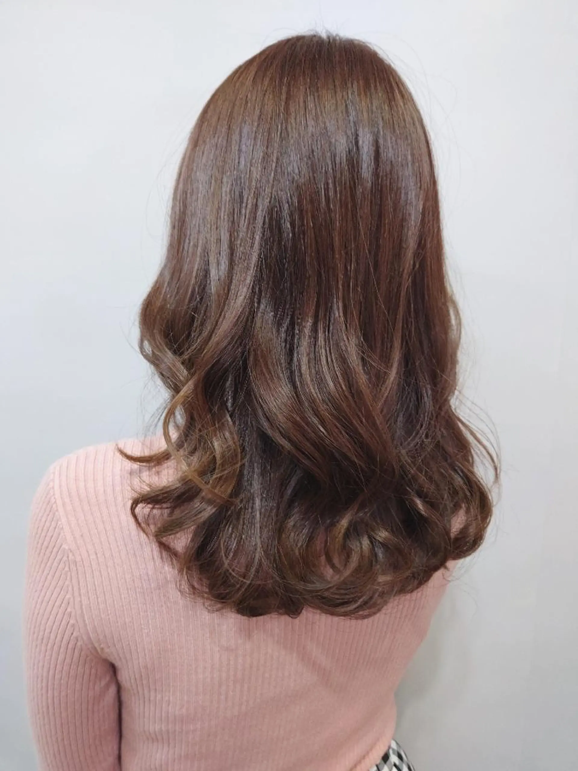 ミディアム 艶髪／透け感カラー ／ＲＹＯのヘアスタイル