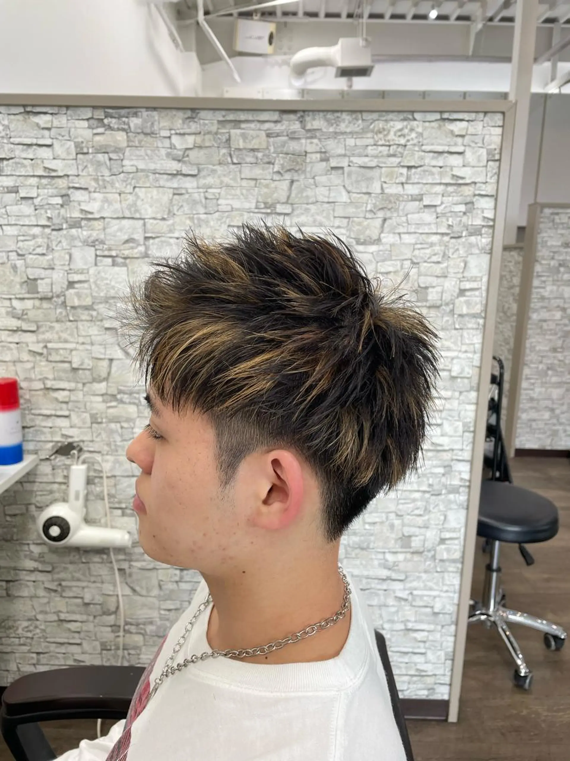 ショート ハイライト ショートヘア カット ヘアカラー 石崎 直也のヘアスタイル