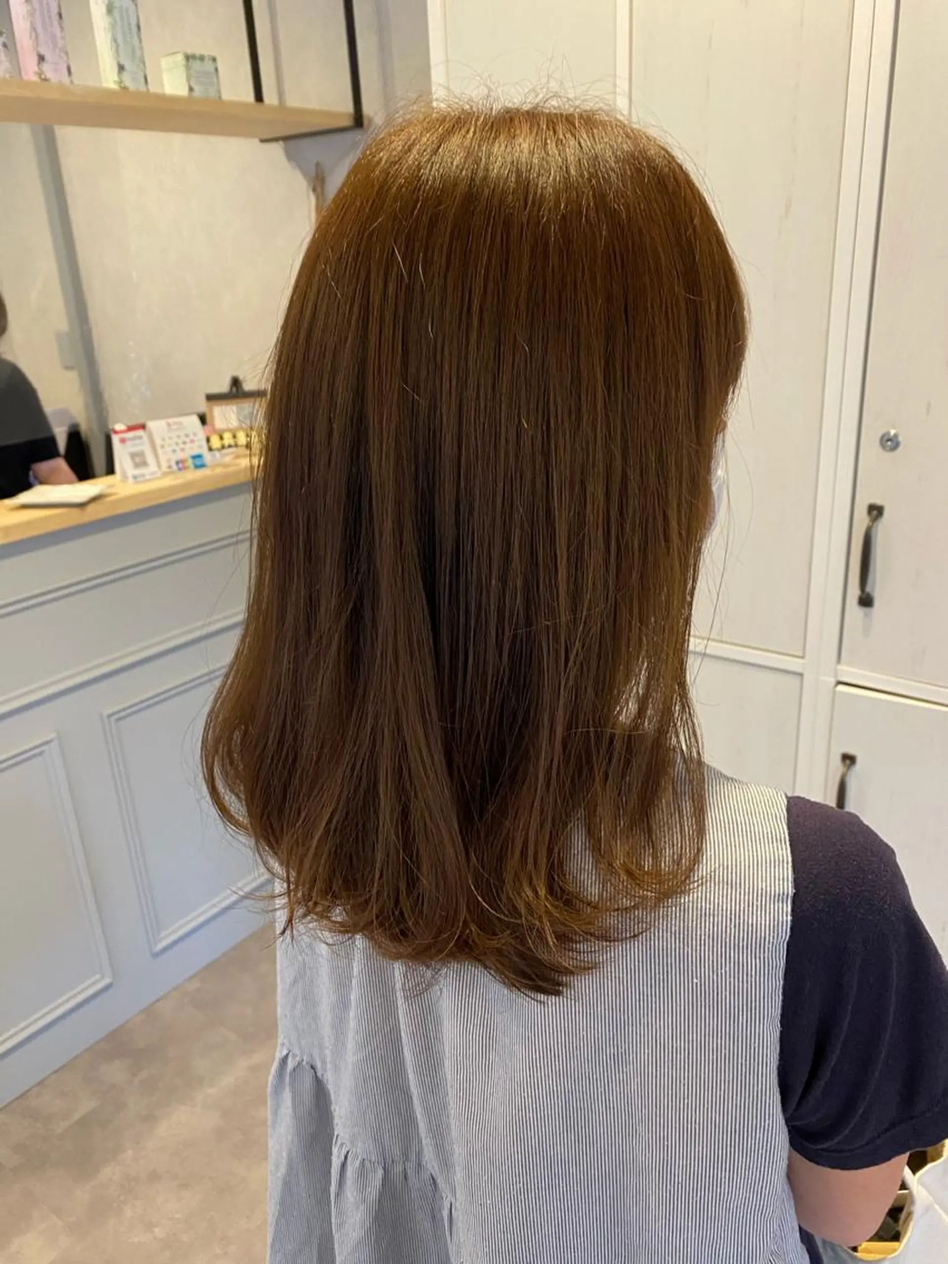 ミディアム カラー アッシュ 透明感カラー ヘアカラー ELLE&SALLY 石野のヘアスタイル