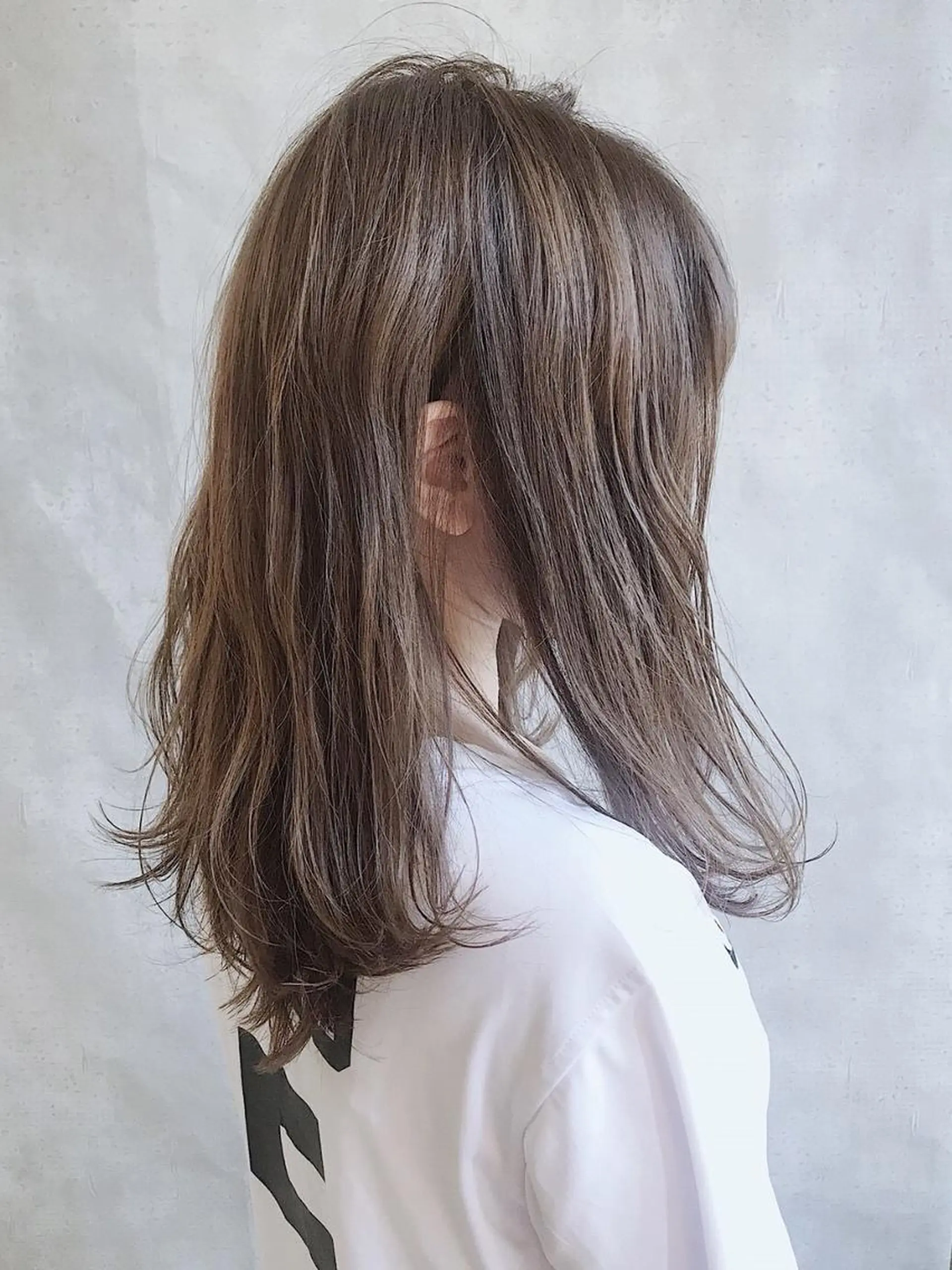 セミロング カラー アディクシーカラー ブリーチ ケアブリーチ ダブルカラー ハイライトカラー MOU namba ムウナンバのヘアスタイル