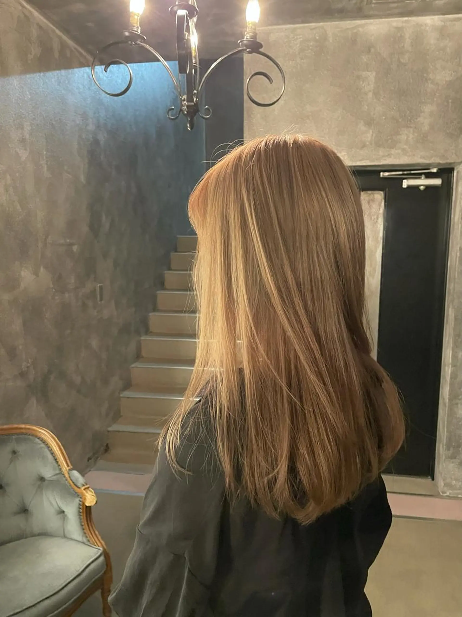 ロング カラー 🦋透明感カラー /ケアブリーチ🦋のヘアスタイル